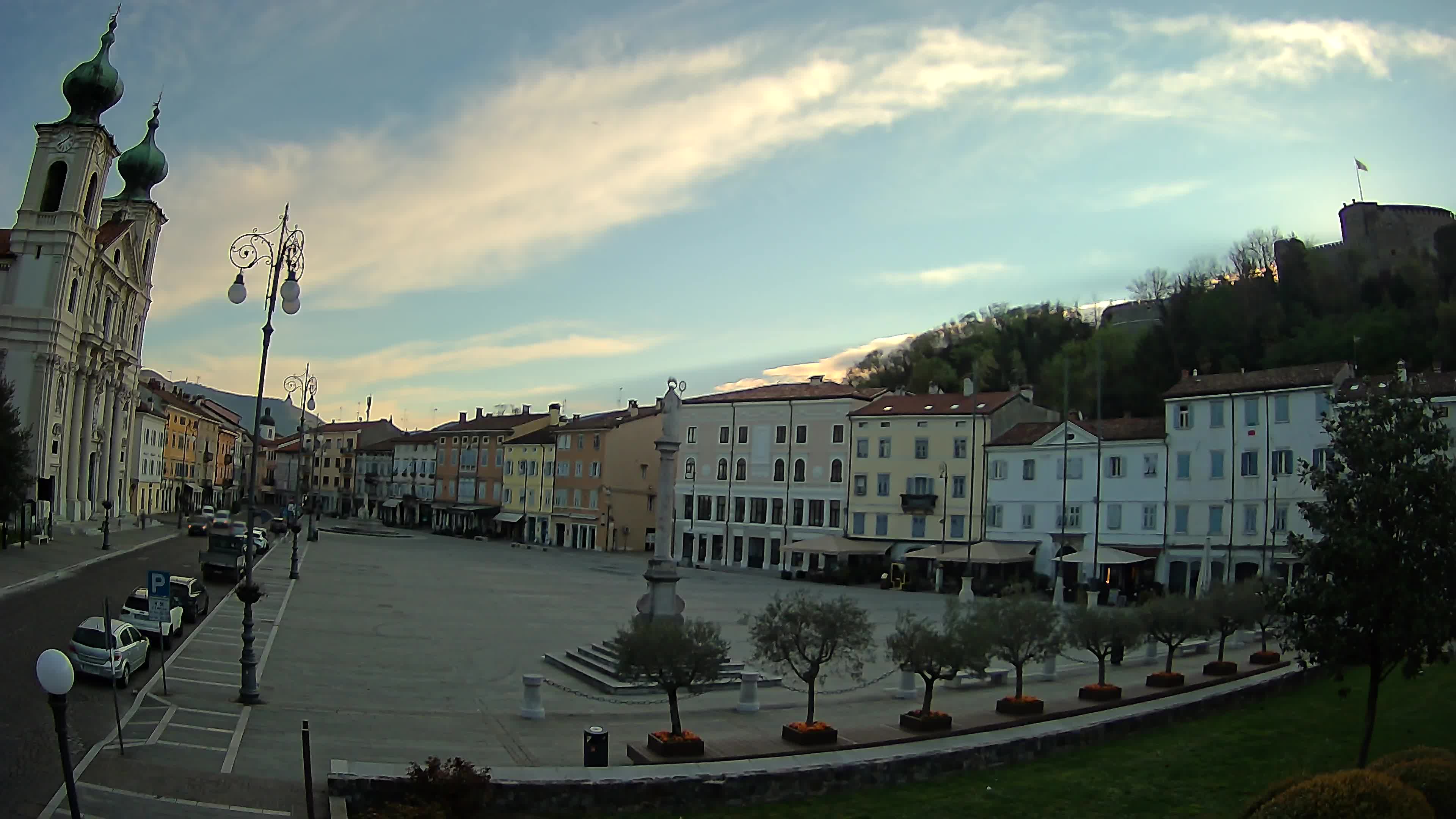 Gorizia – Plaza Vittoria – iglesia de San Pedro. Ignacio