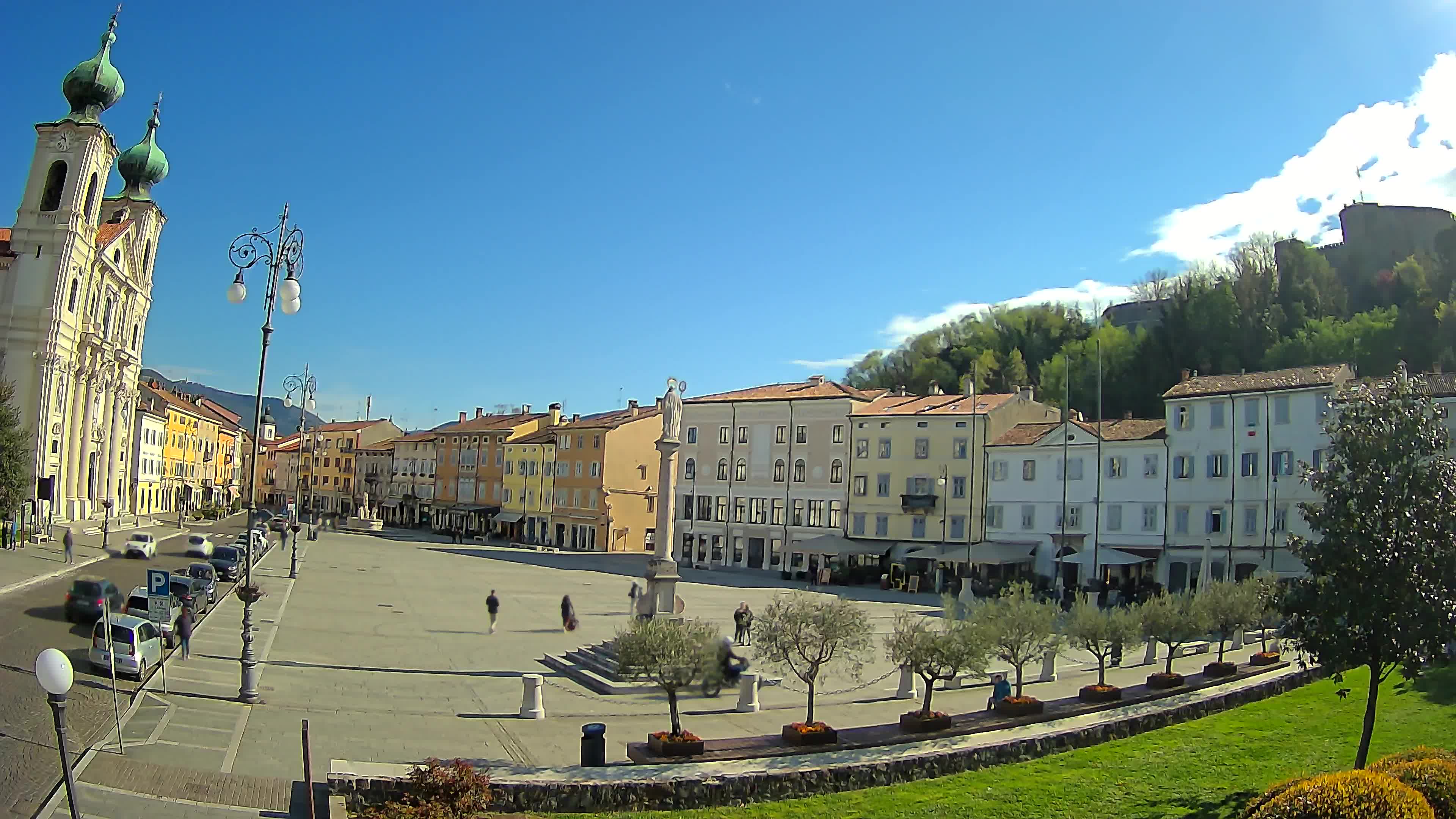 Gorizia Piazza della Vittoria e chiesa di S. Ignazio