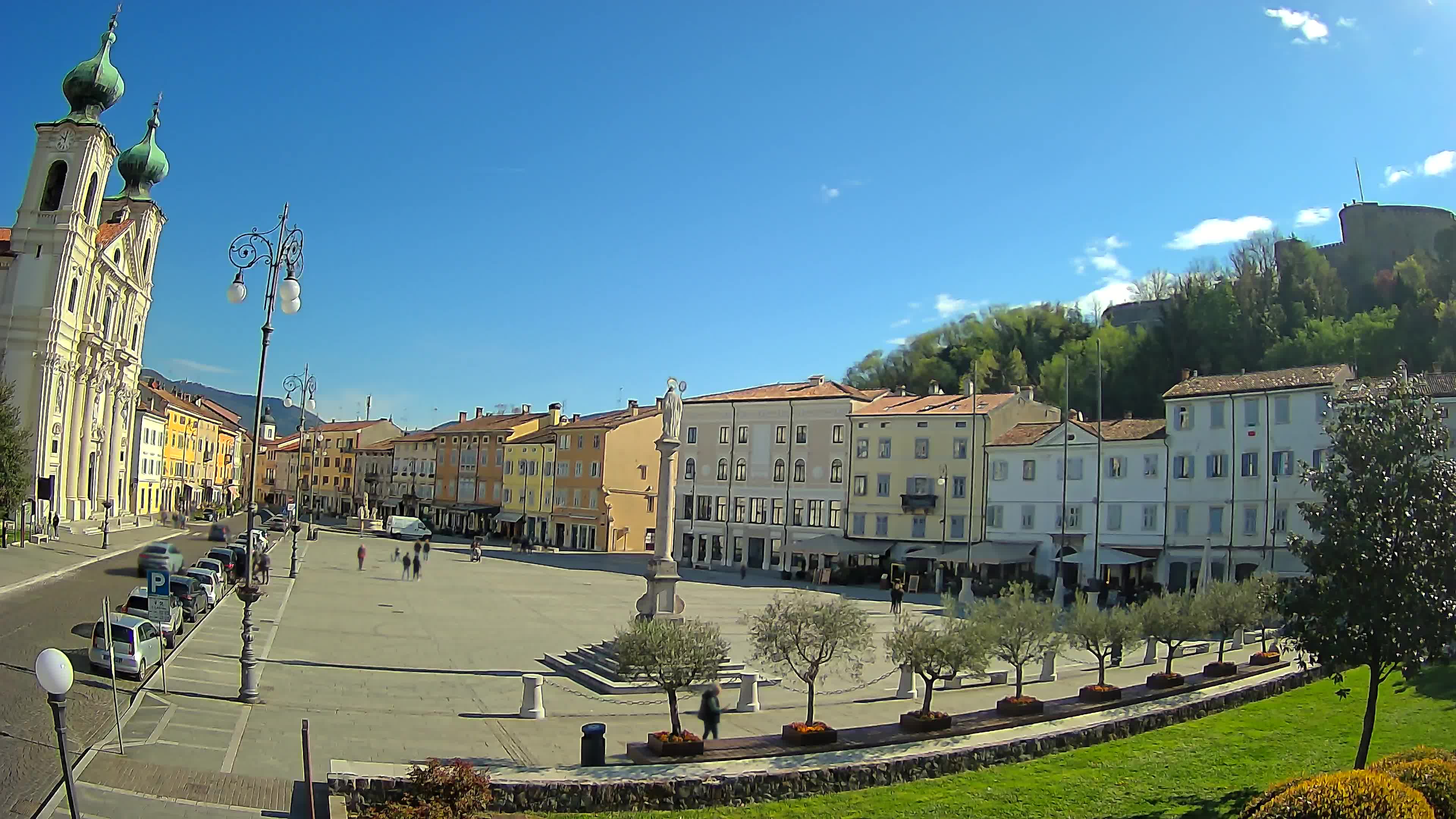 Gorizia Piazza della Vittoria e chiesa di S. Ignazio