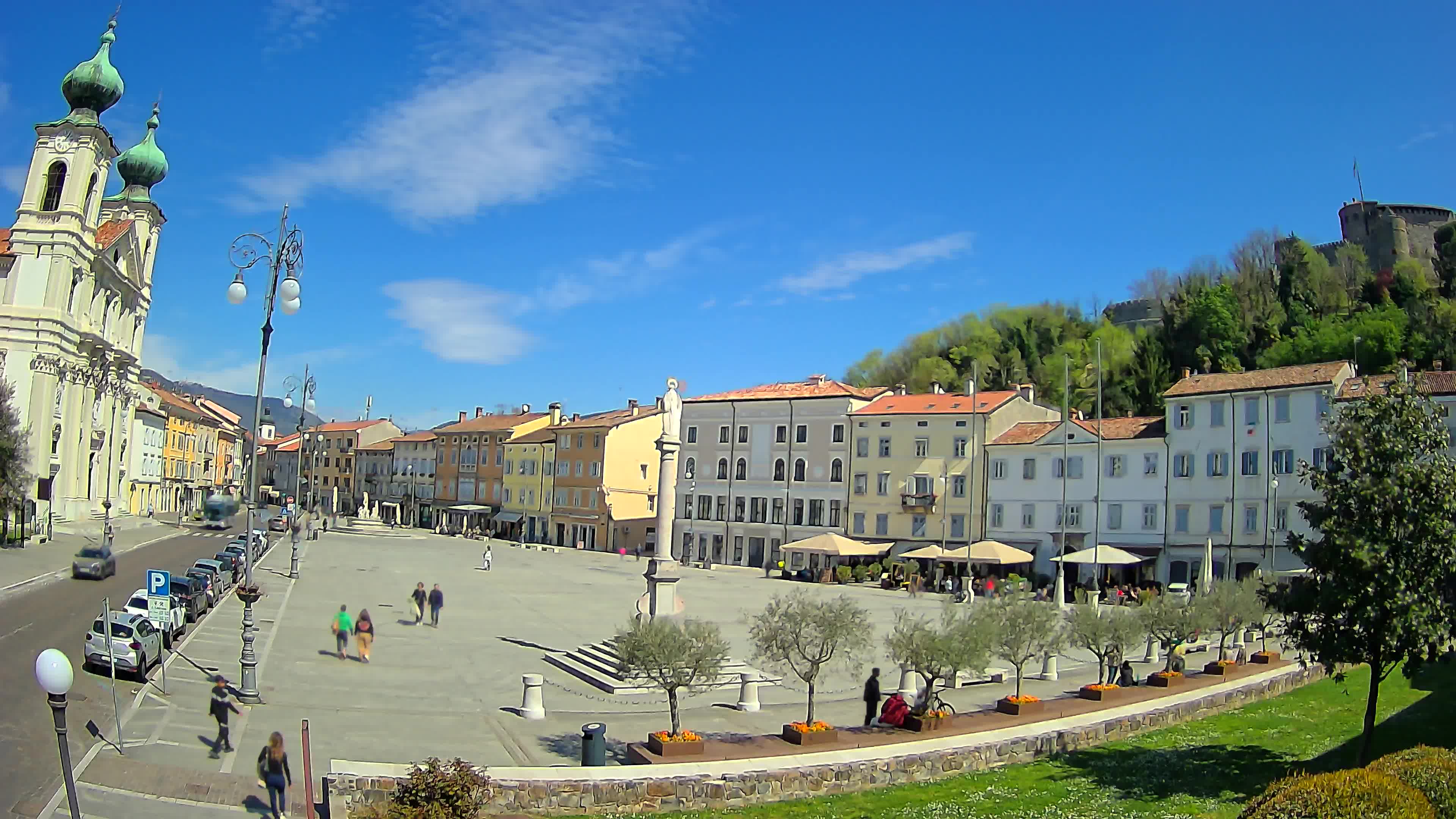 Gorizia Piazza della Vittoria e chiesa di S. Ignazio