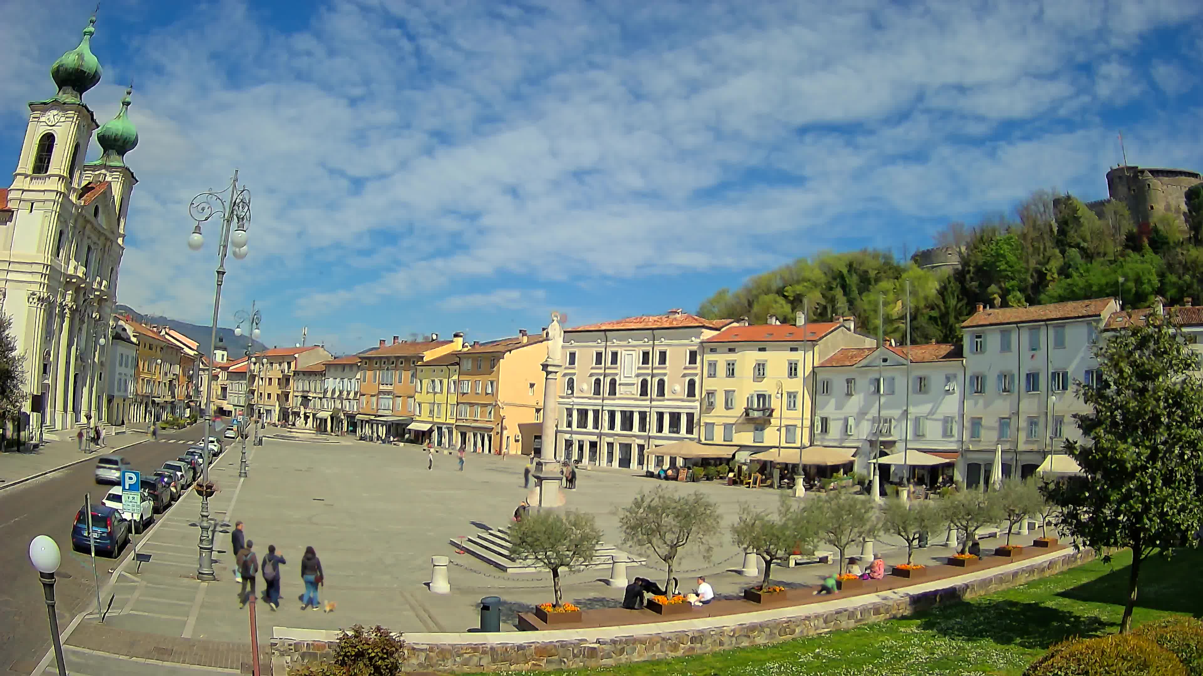 Gorizia Piazza della Vittoria e chiesa di S. Ignazio