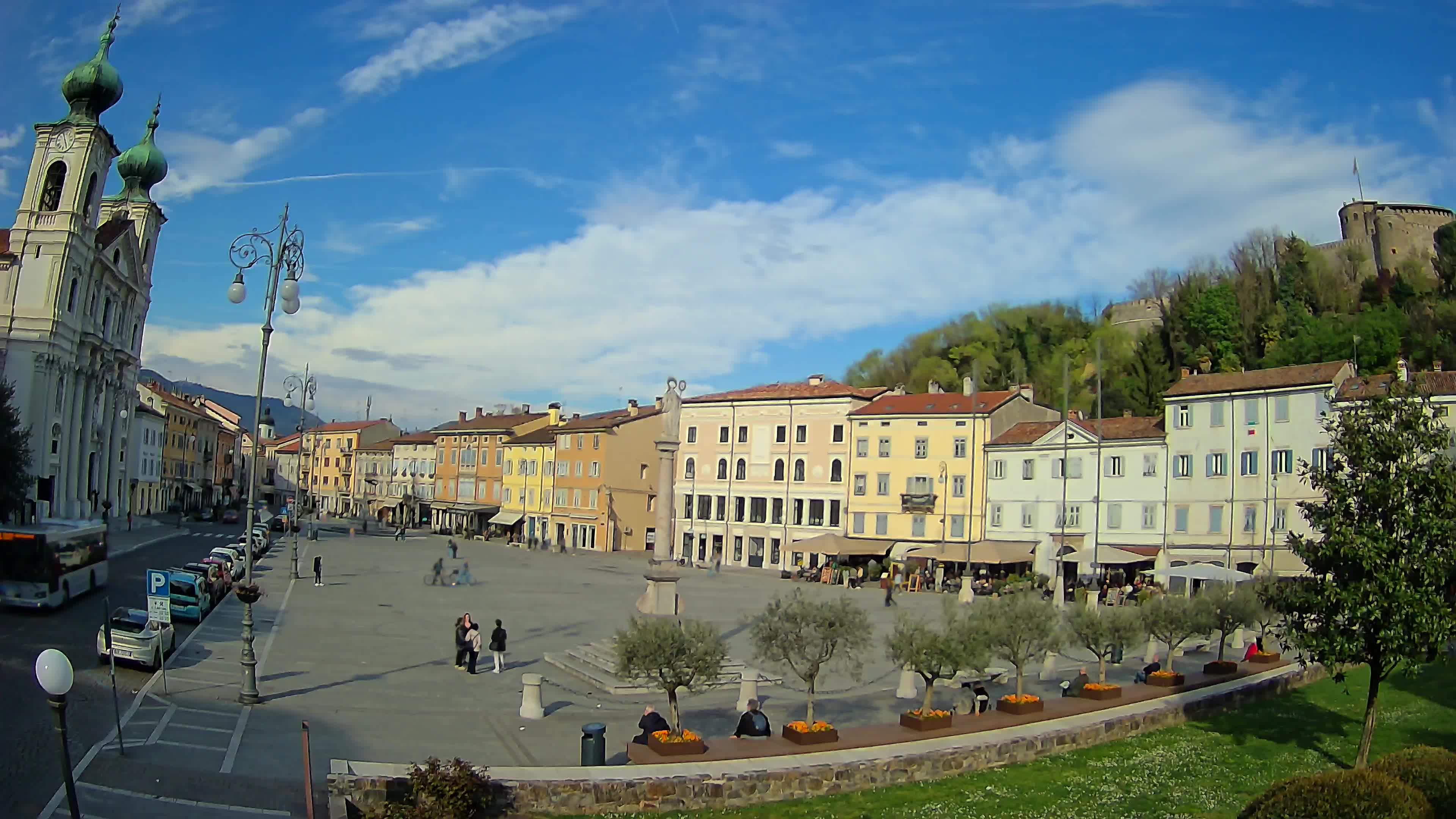 Gorizia Piazza della Vittoria e chiesa di S. Ignazio