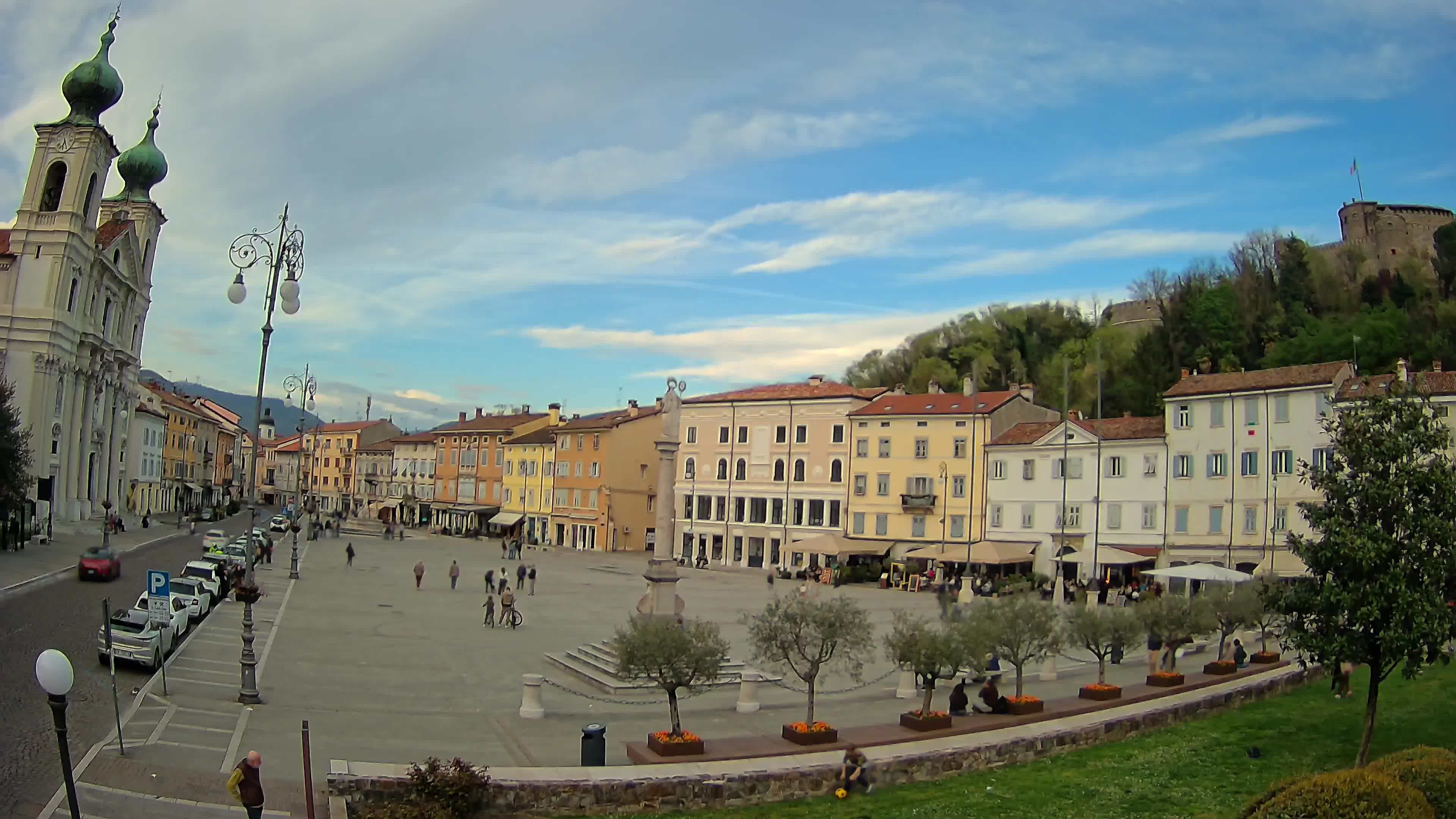 Gorizia Piazza della Vittoria e chiesa di S. Ignazio