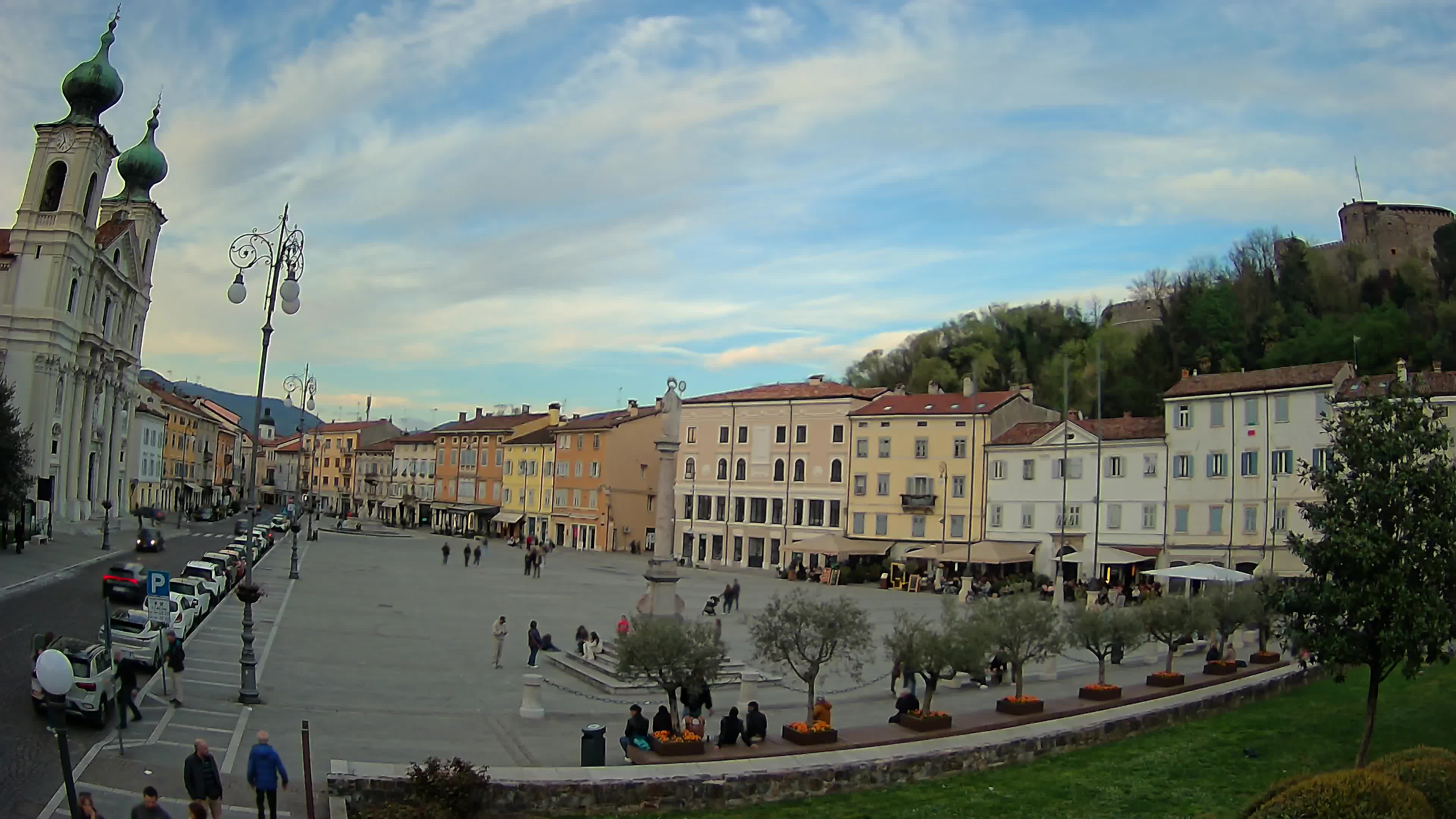 Gorizia Piazza della Vittoria e chiesa di S. Ignazio