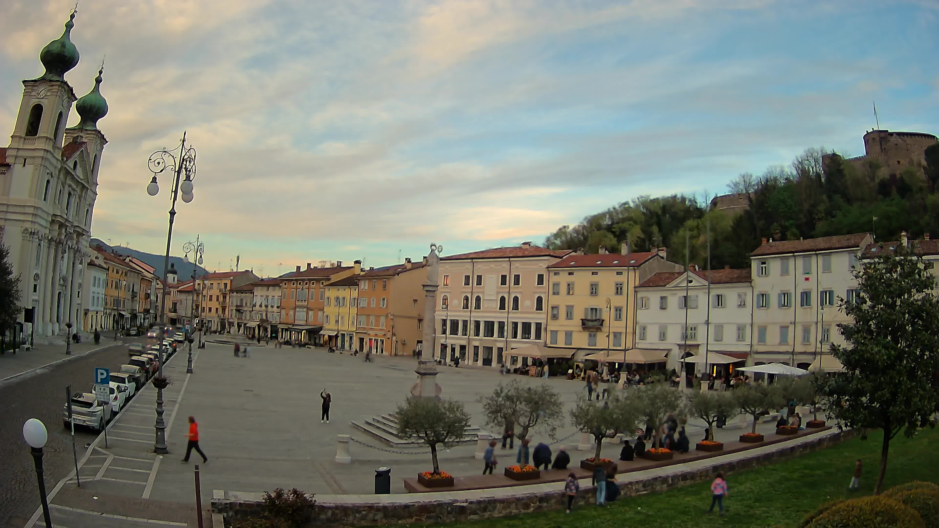 Gorizia Piazza della Vittoria e chiesa di S. Ignazio
