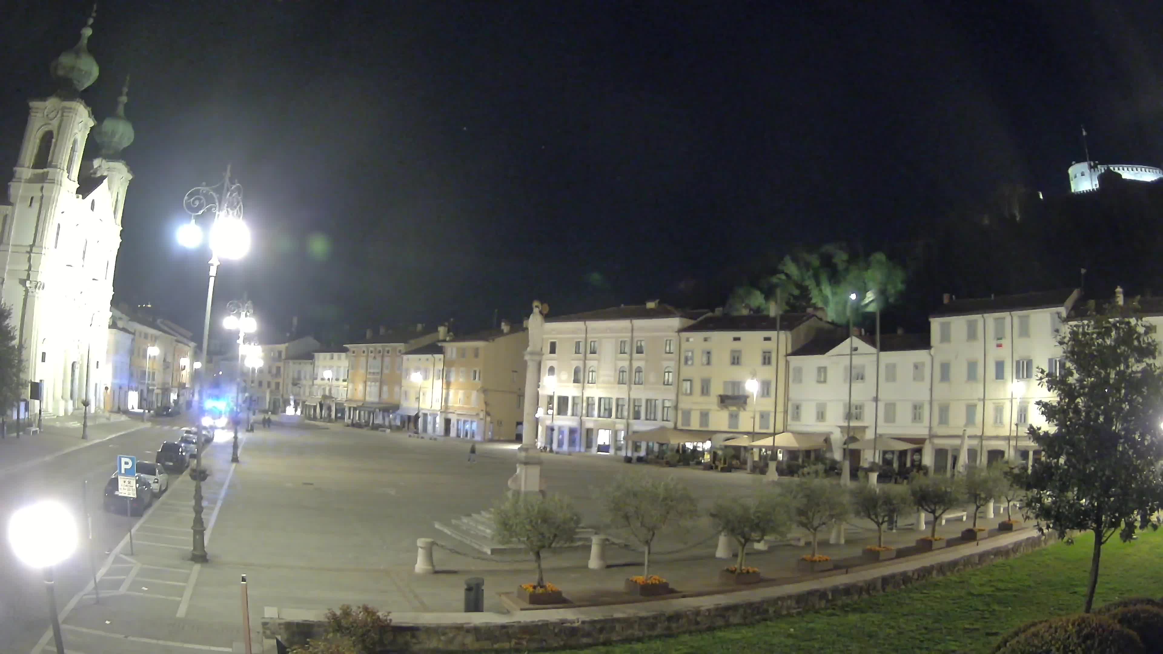 Kamera Gorica Travnik in cerkev sv. Ignacija