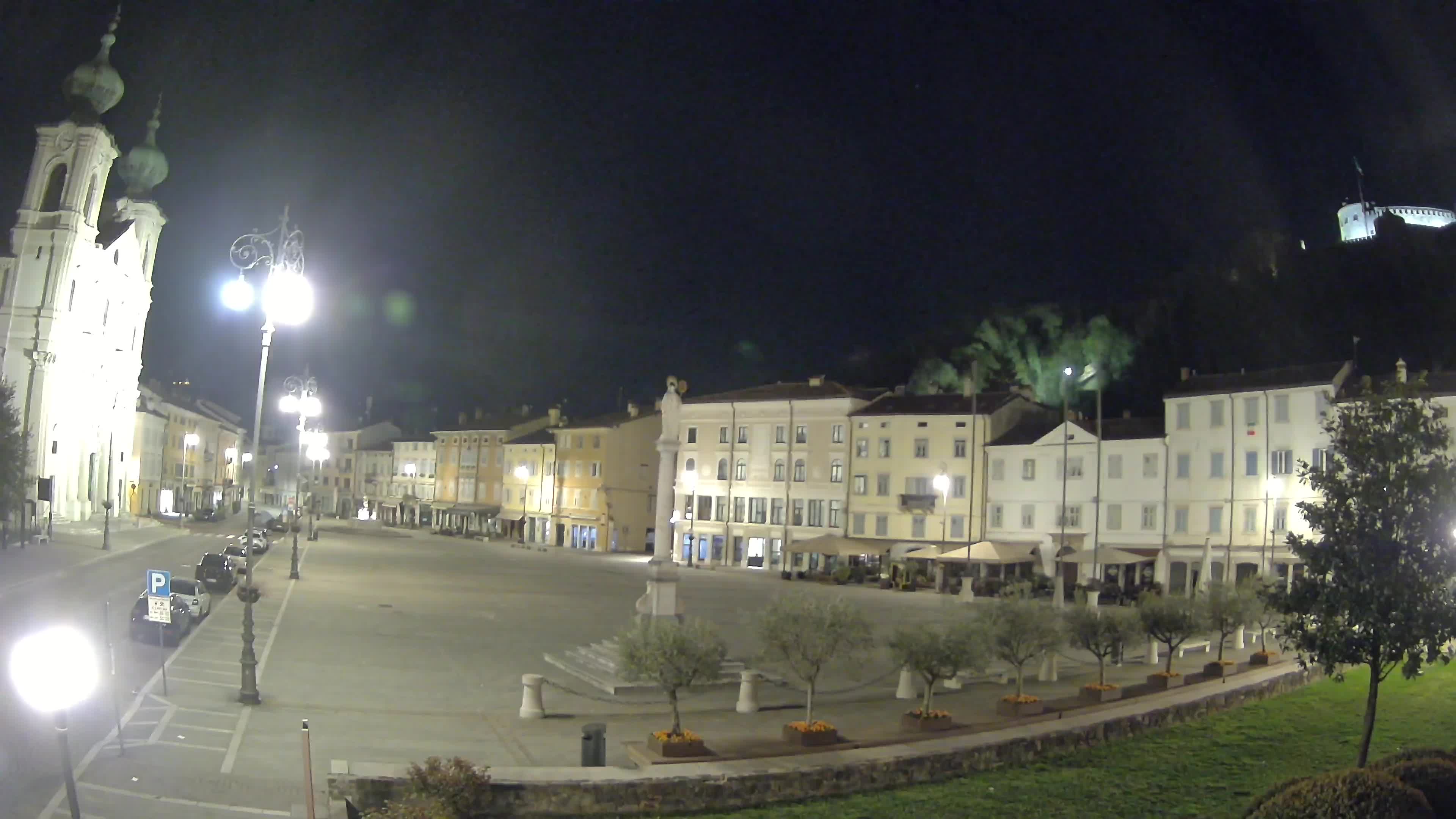 Kamera Gorica Travnik in cerkev sv. Ignacija