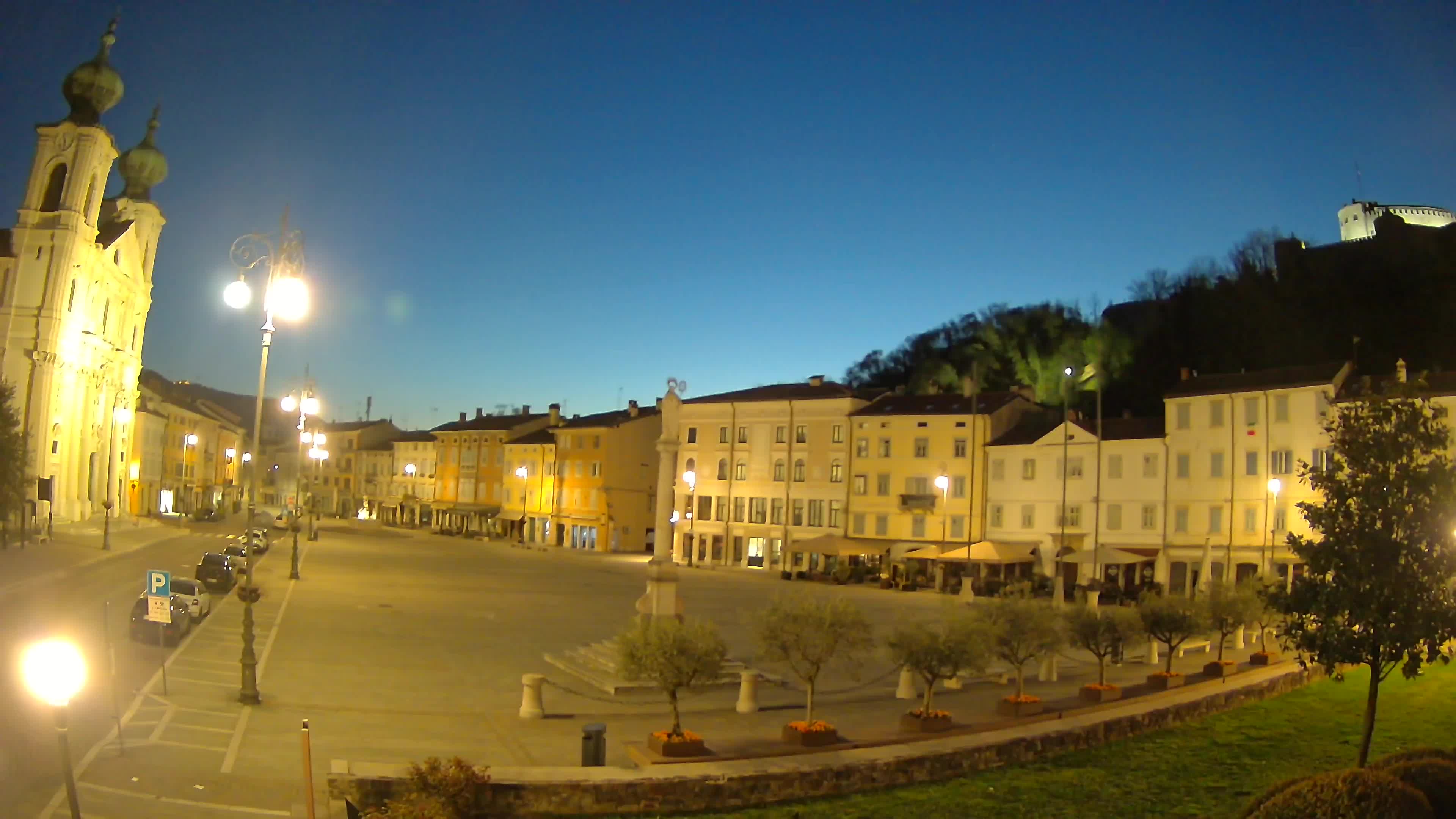 Gorizia Piazza della Vittoria e chiesa di S. Ignazio