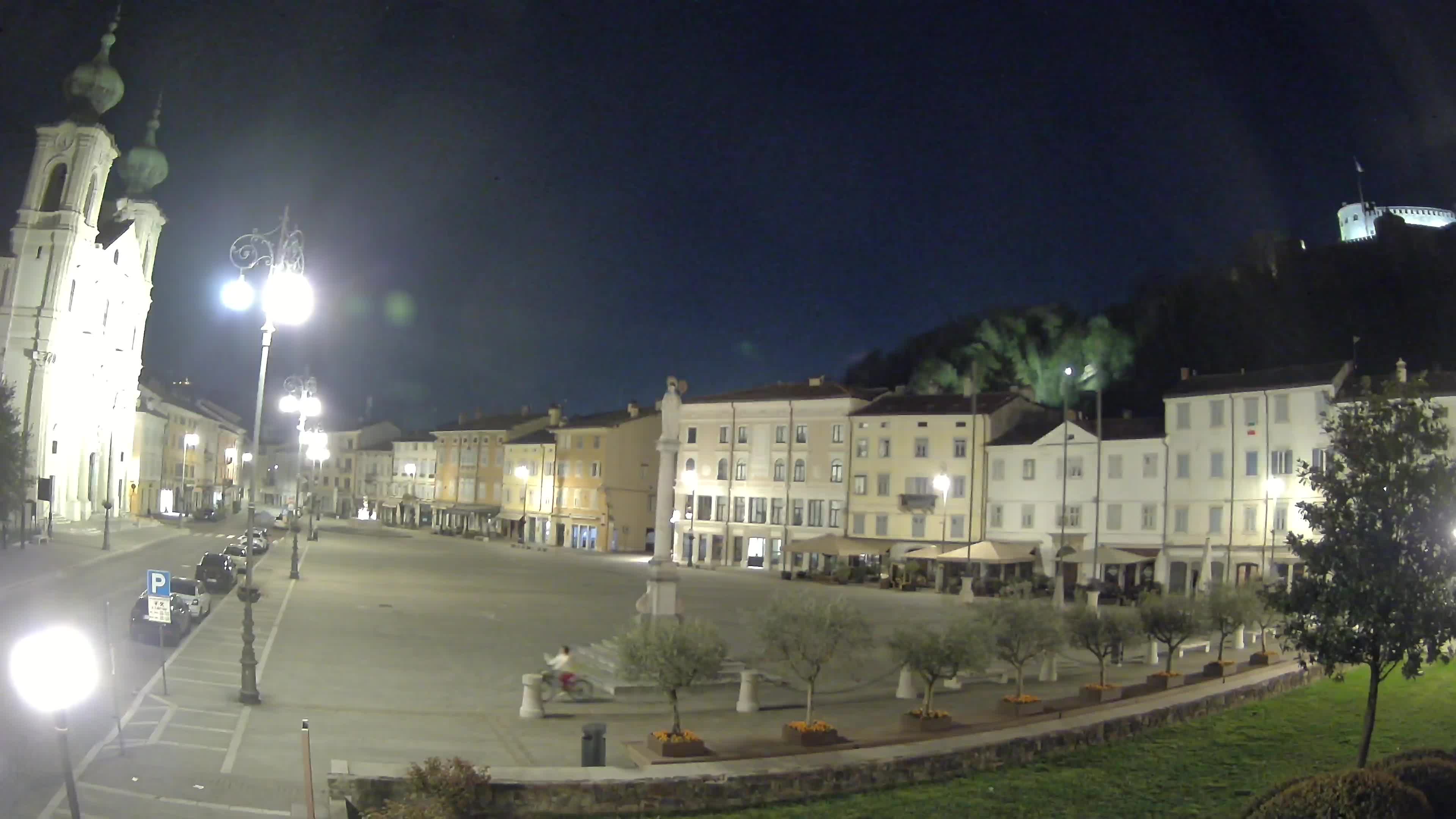 Gorizia Piazza della Vittoria e chiesa di S. Ignazio
