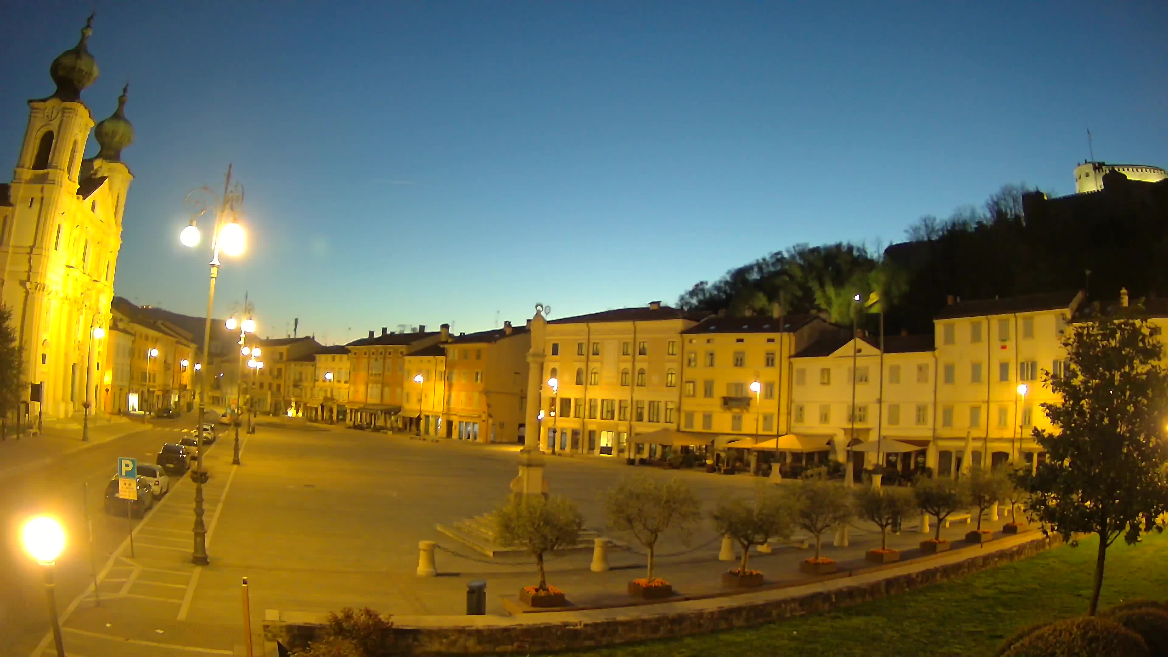 Gorizia Piazza della Vittoria e chiesa di S. Ignazio