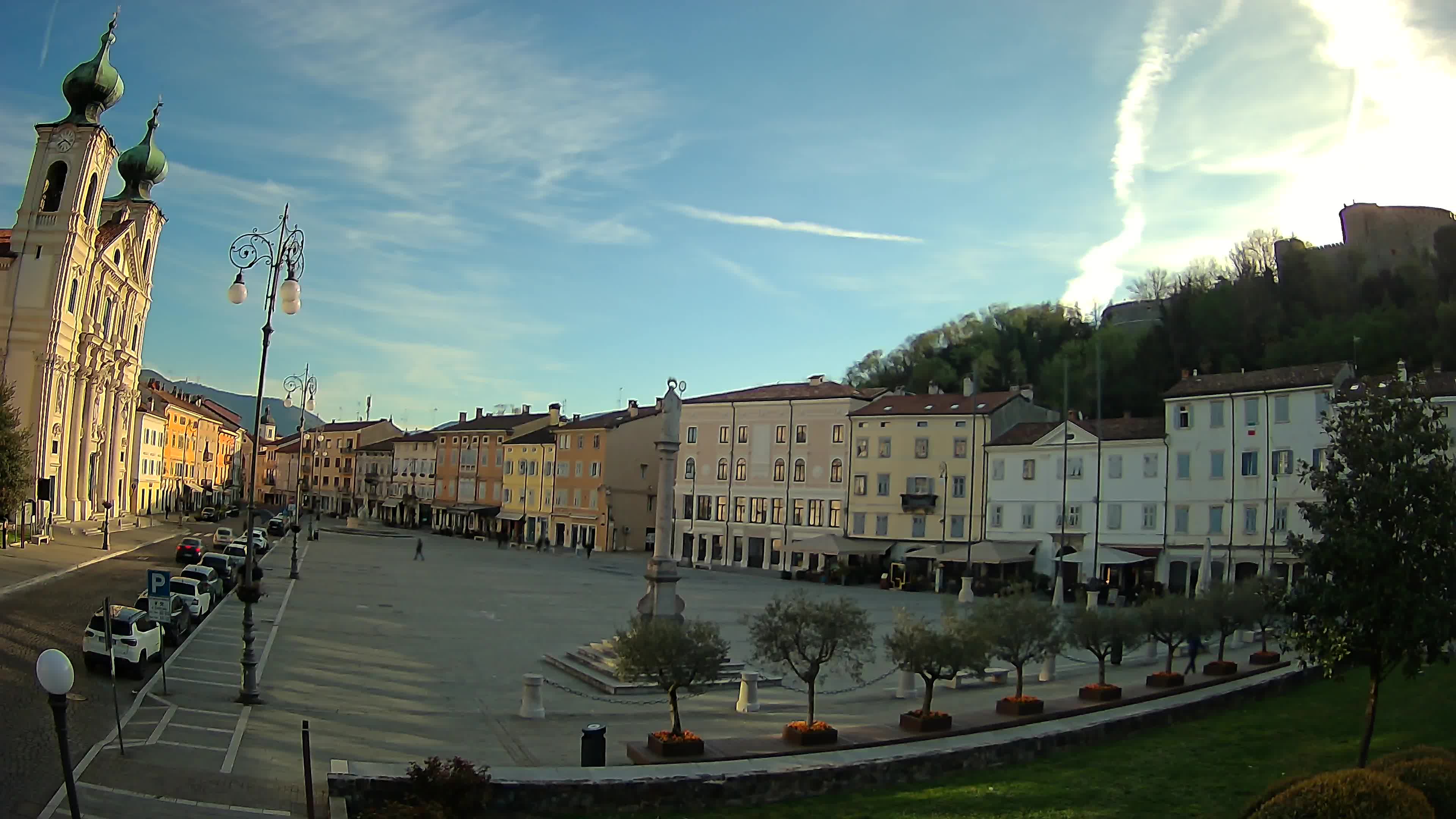 Gorizia Piazza della Vittoria e chiesa di S. Ignazio