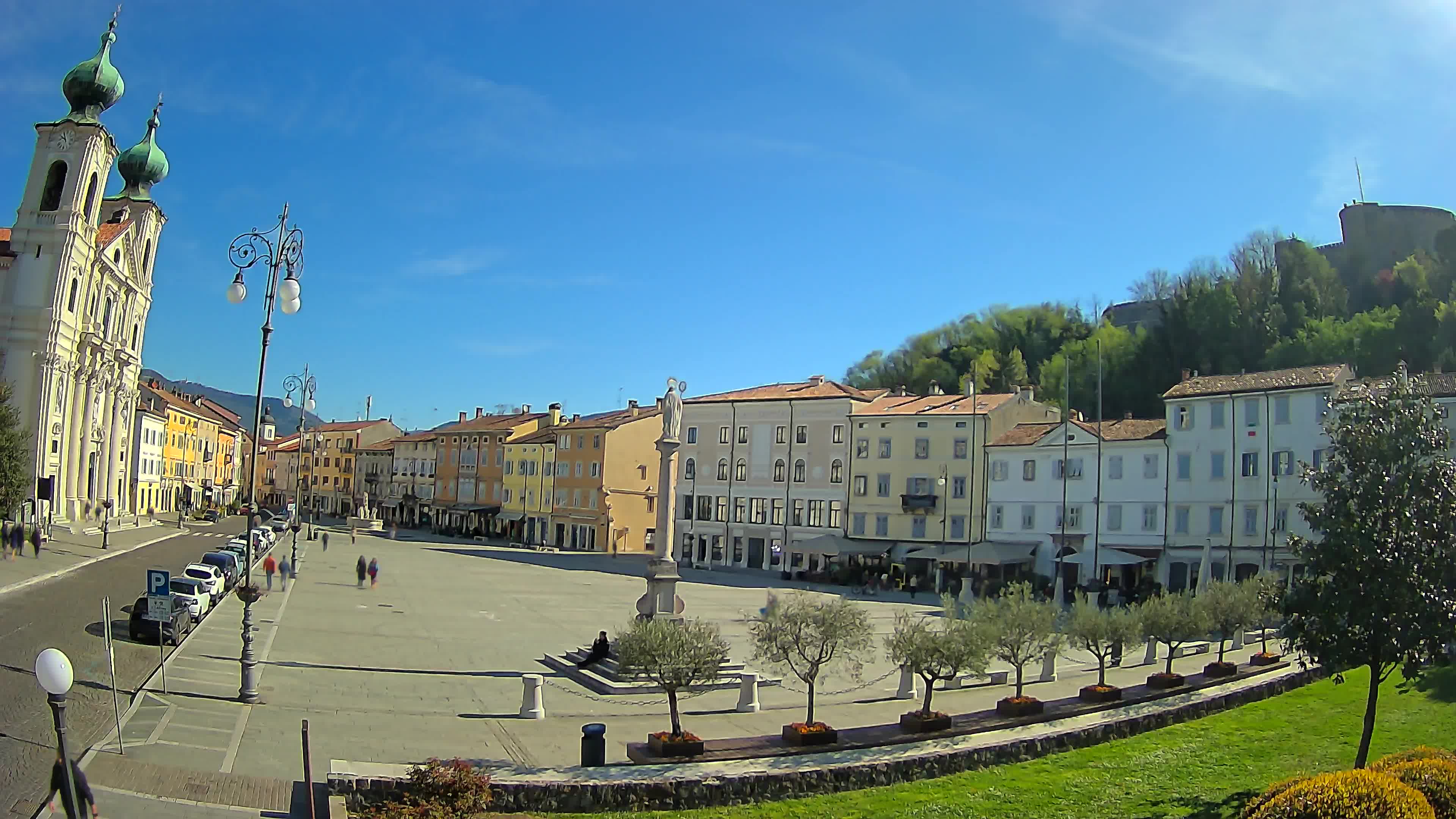 Gorizia Piazza della Vittoria e chiesa di S. Ignazio