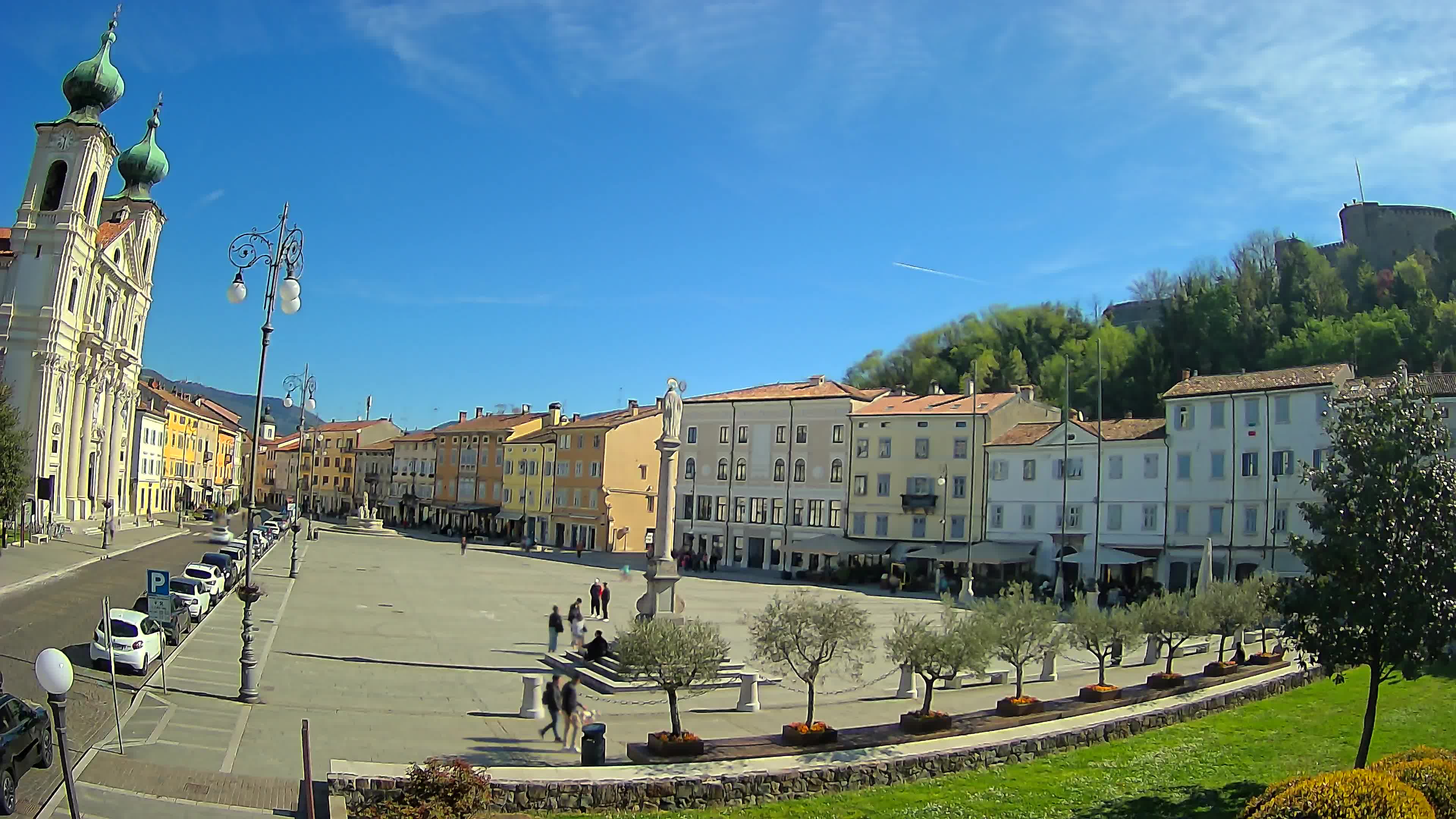 Gorizia Piazza della Vittoria e chiesa di S. Ignazio
