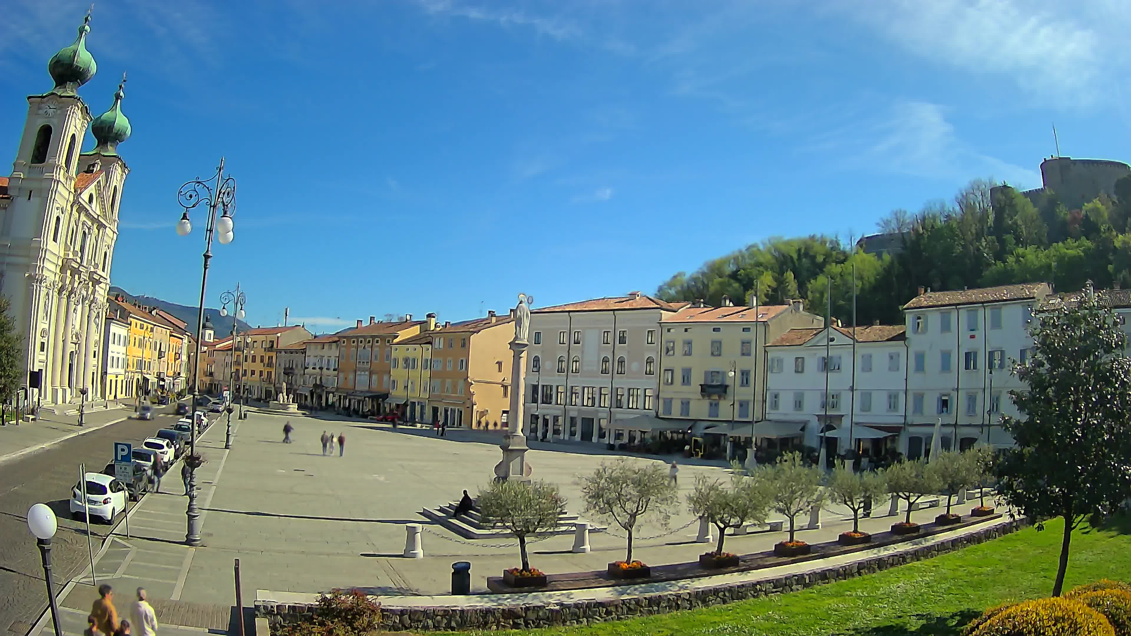 Gorizia Piazza della Vittoria e chiesa di S. Ignazio