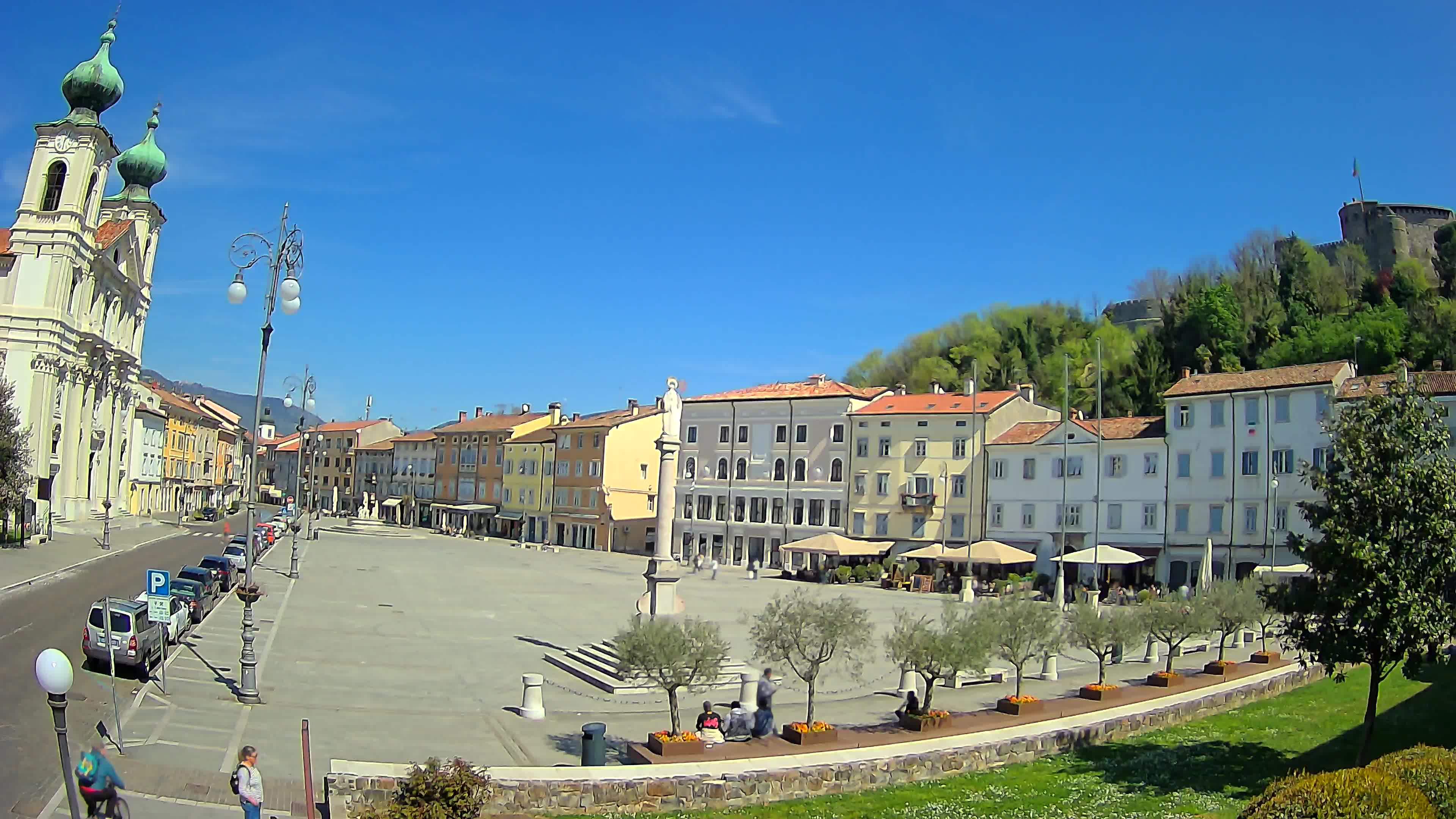 Gorizia Piazza della Vittoria e chiesa di S. Ignazio