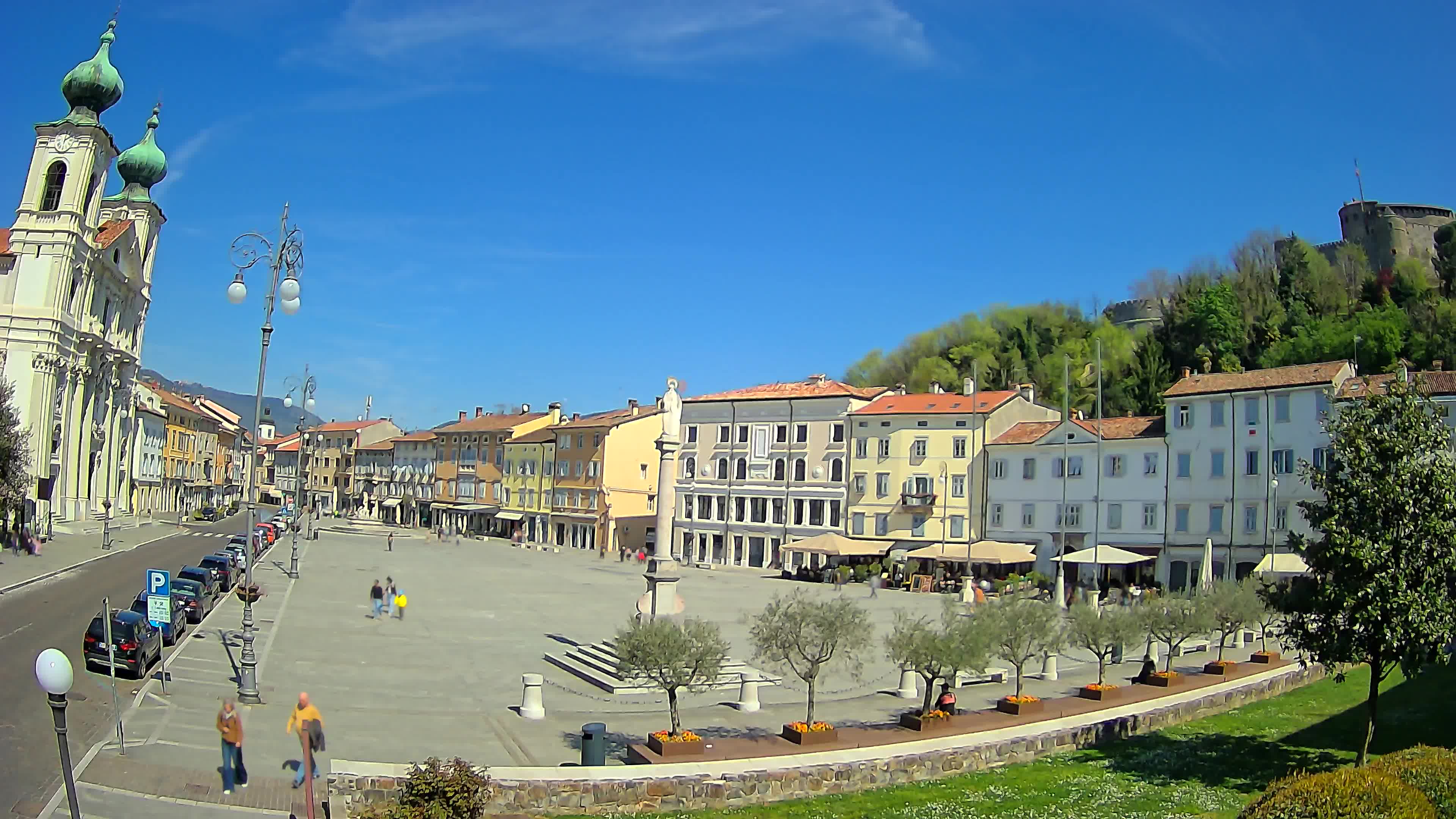 Gorizia Piazza della Vittoria e chiesa di S. Ignazio
