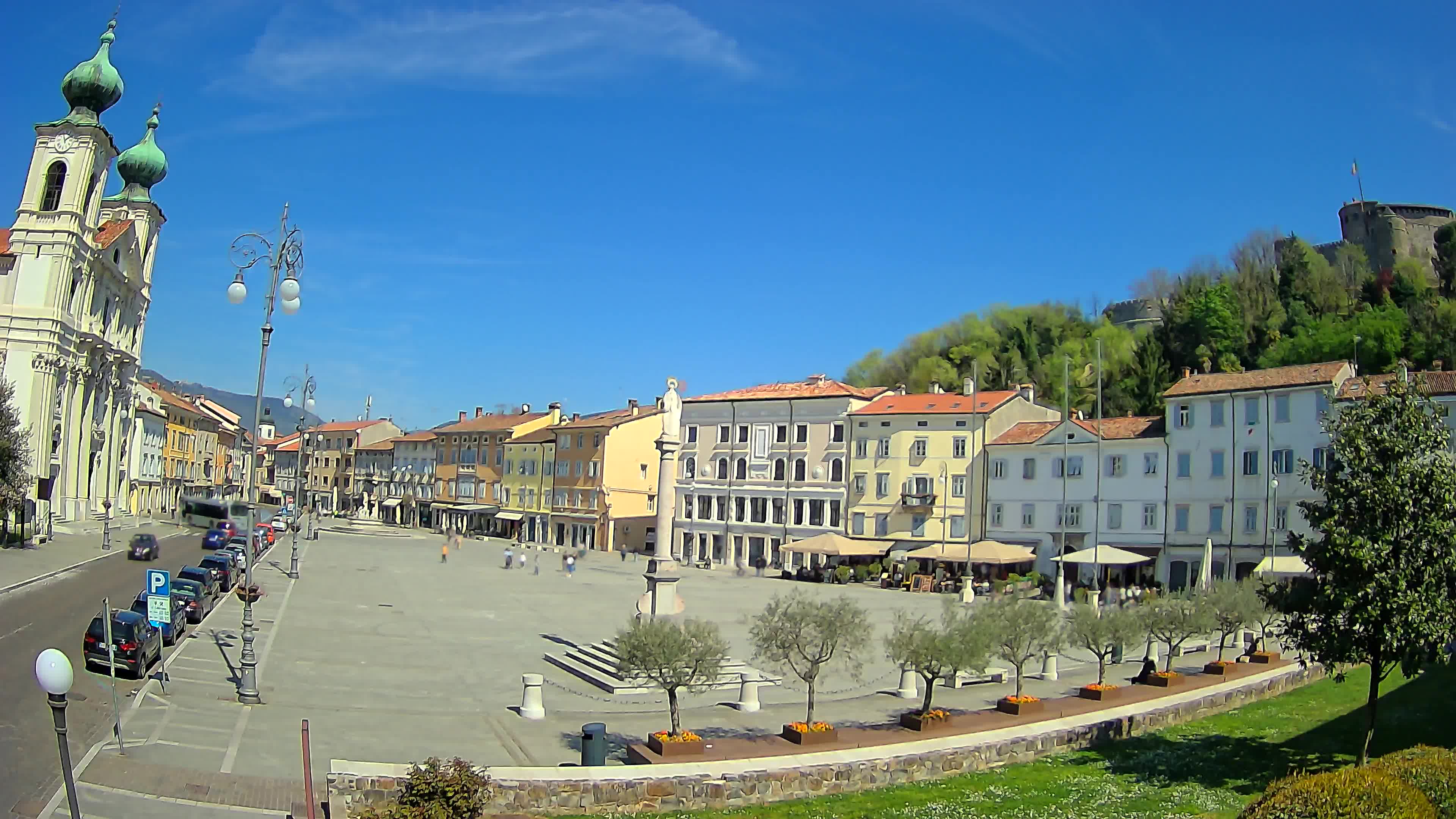 Gorizia Piazza della Vittoria e chiesa di S. Ignazio