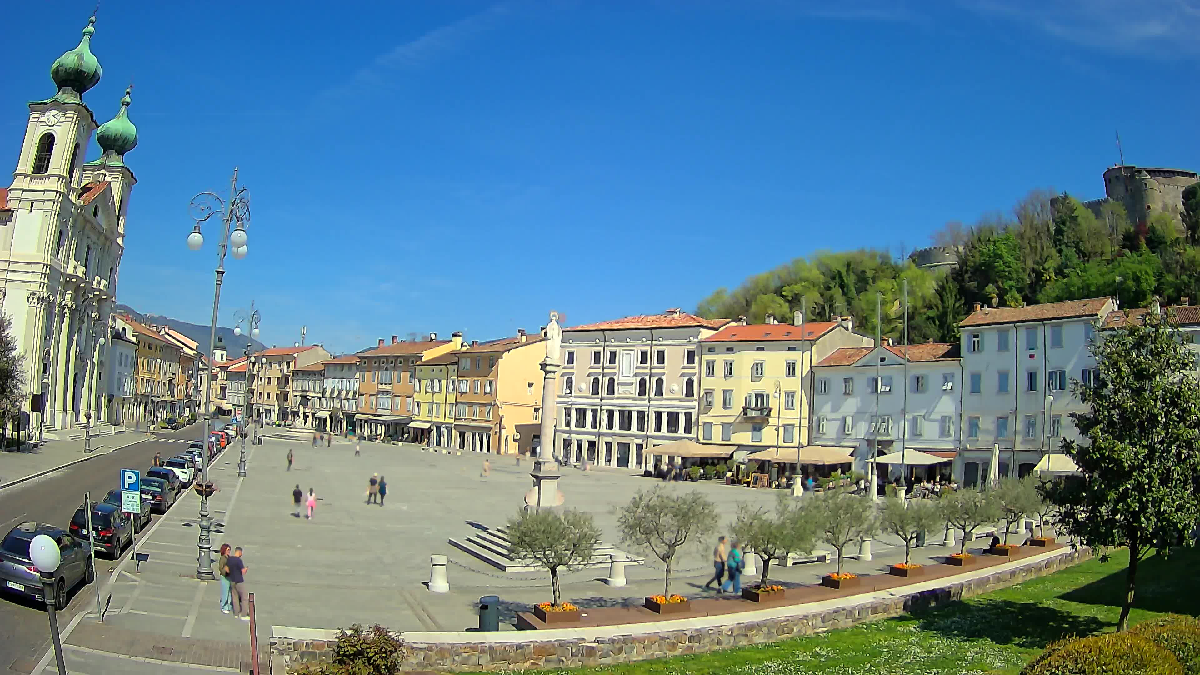 Gorizia Piazza della Vittoria e chiesa di S. Ignazio
