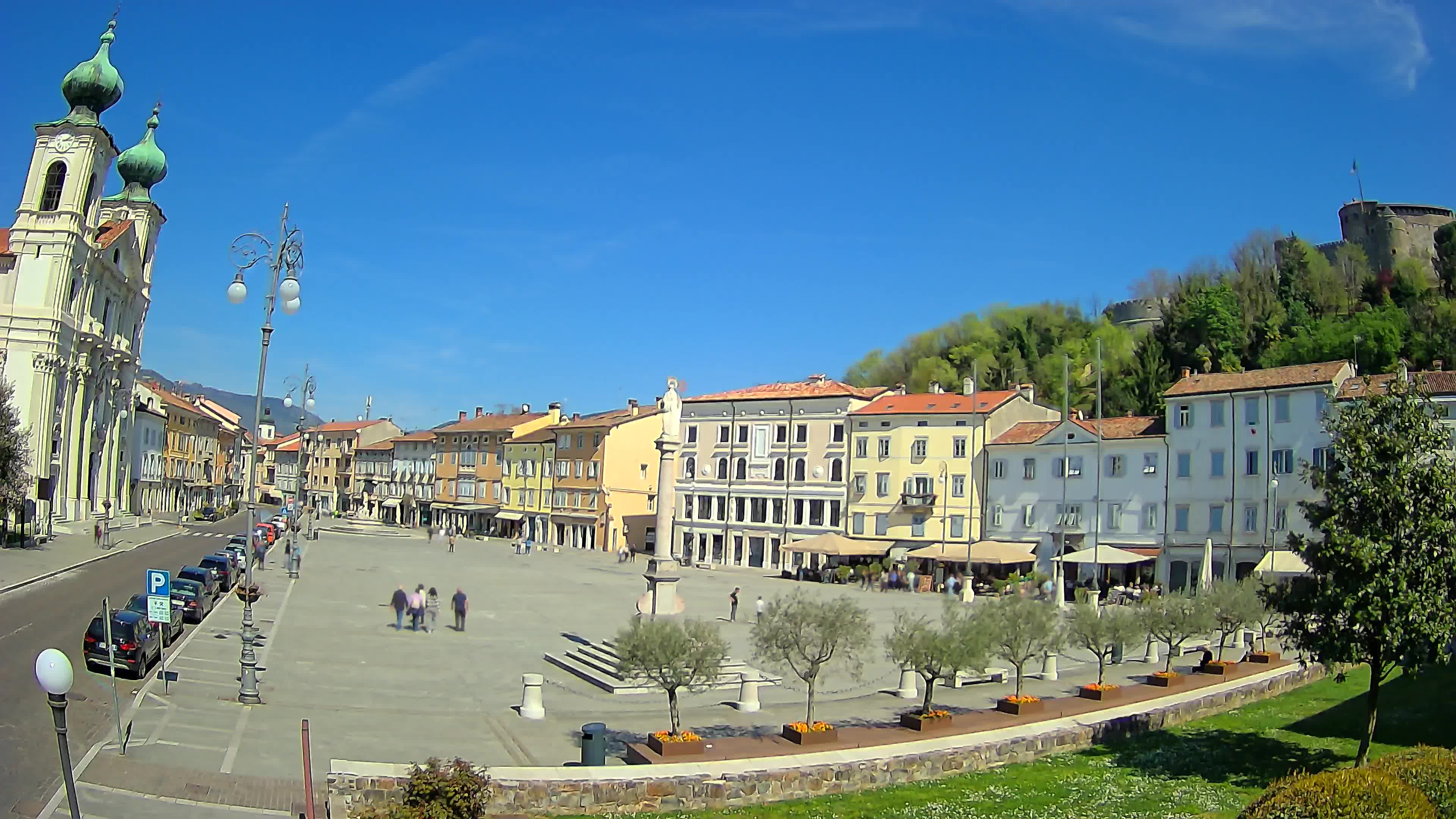 Gorizia Piazza della Vittoria e chiesa di S. Ignazio