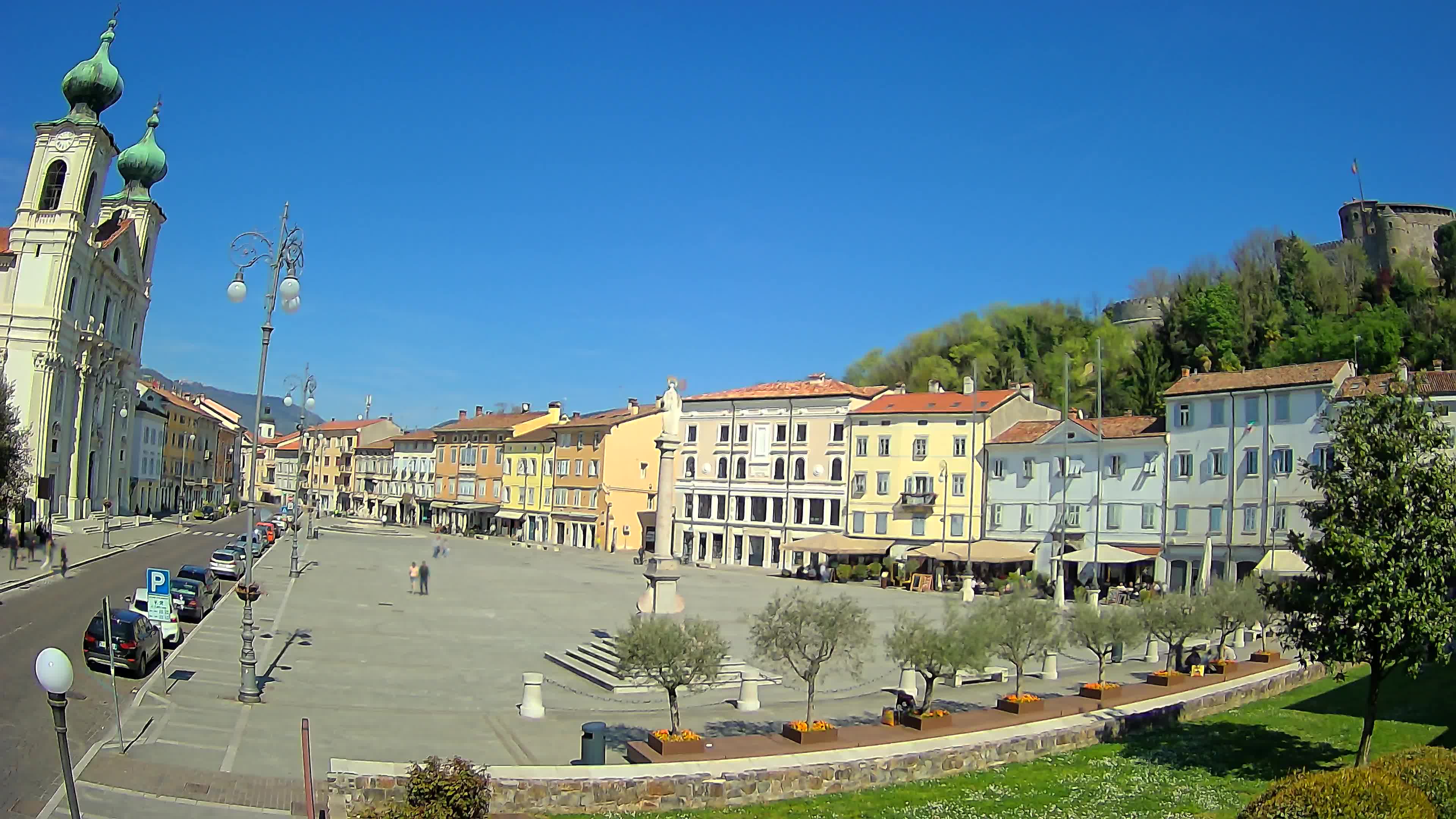 Gorizia Piazza della Vittoria e chiesa di S. Ignazio