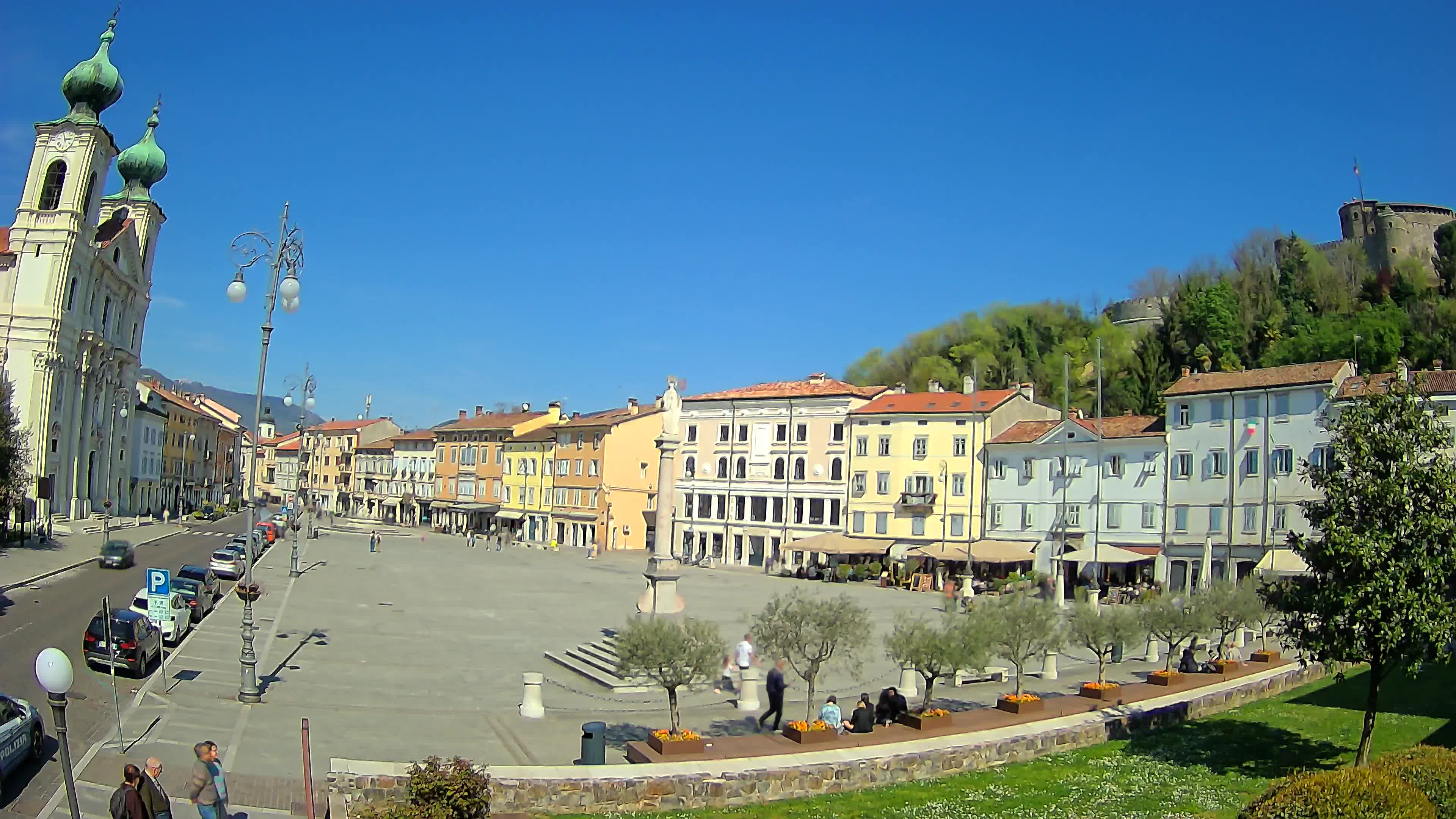 Gorizia Piazza della Vittoria e chiesa di S. Ignazio