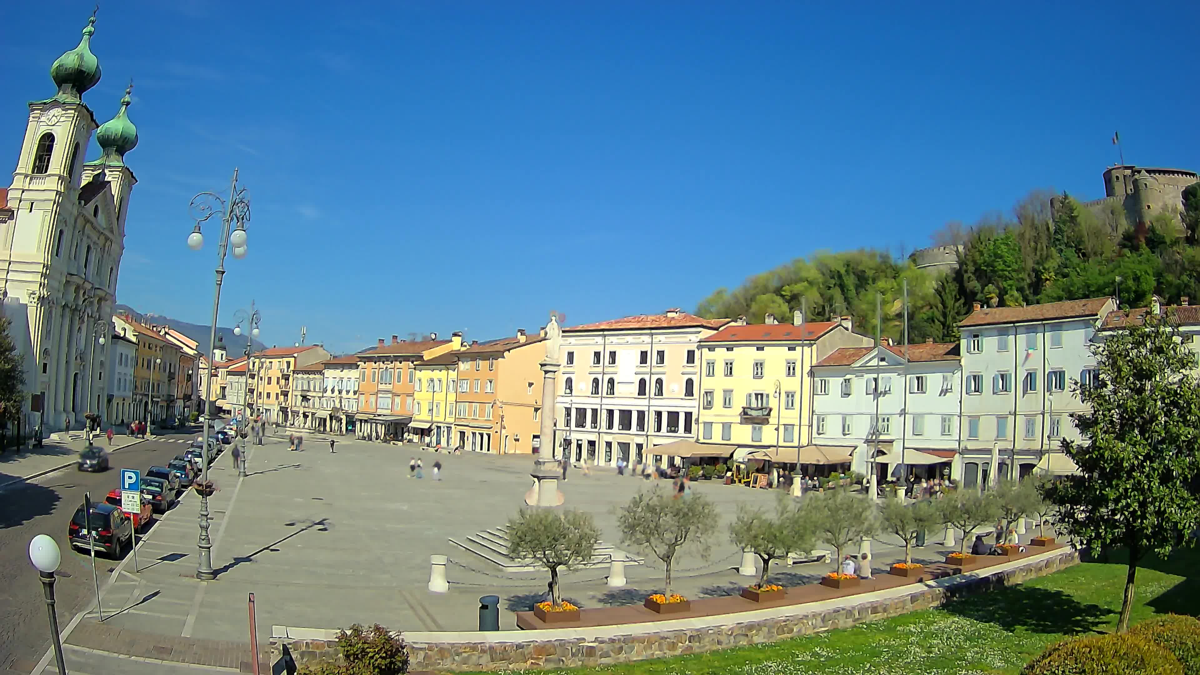 Gorizia Piazza della Vittoria e chiesa di S. Ignazio