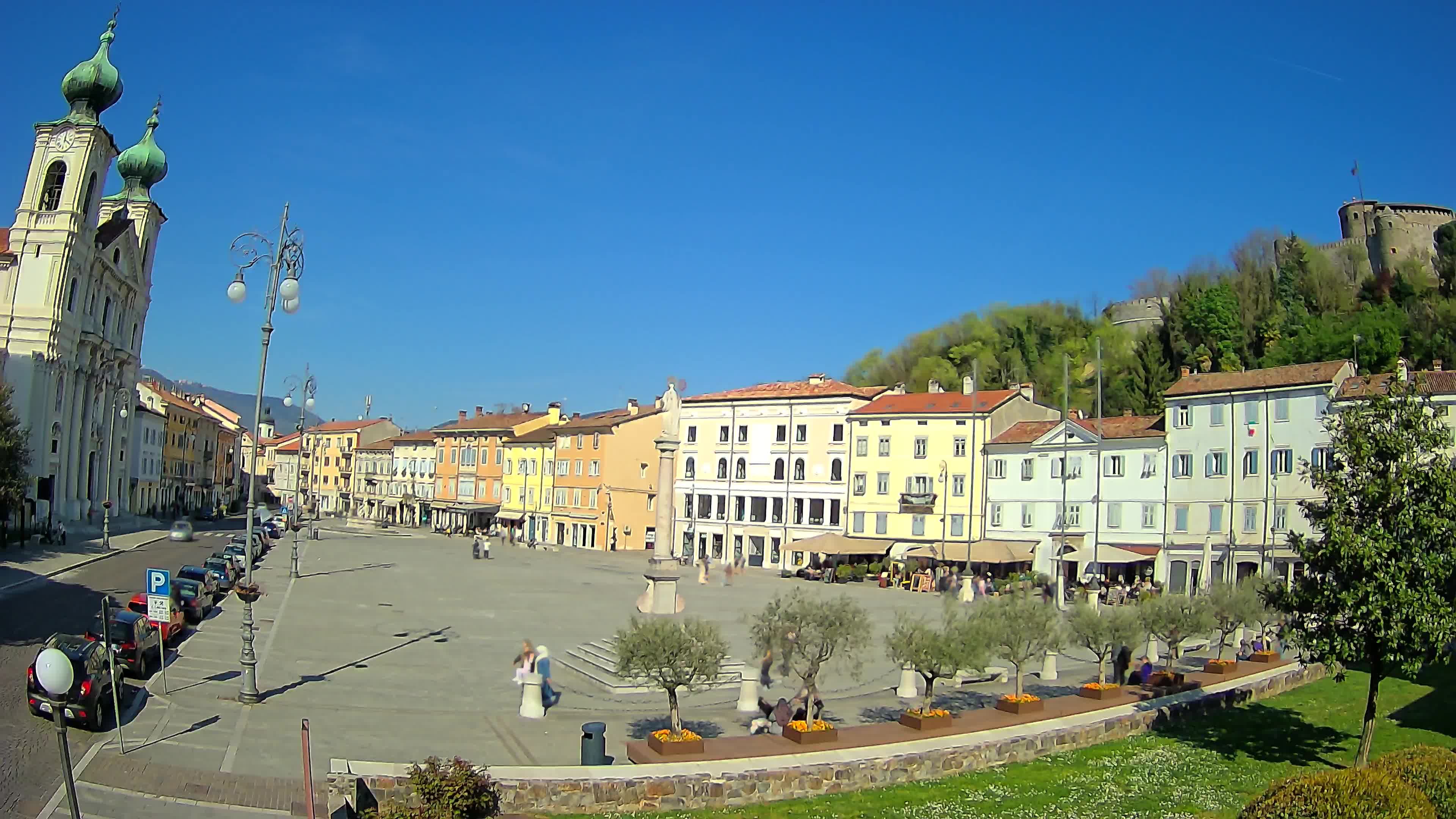 Gorizia Piazza della Vittoria e chiesa di S. Ignazio