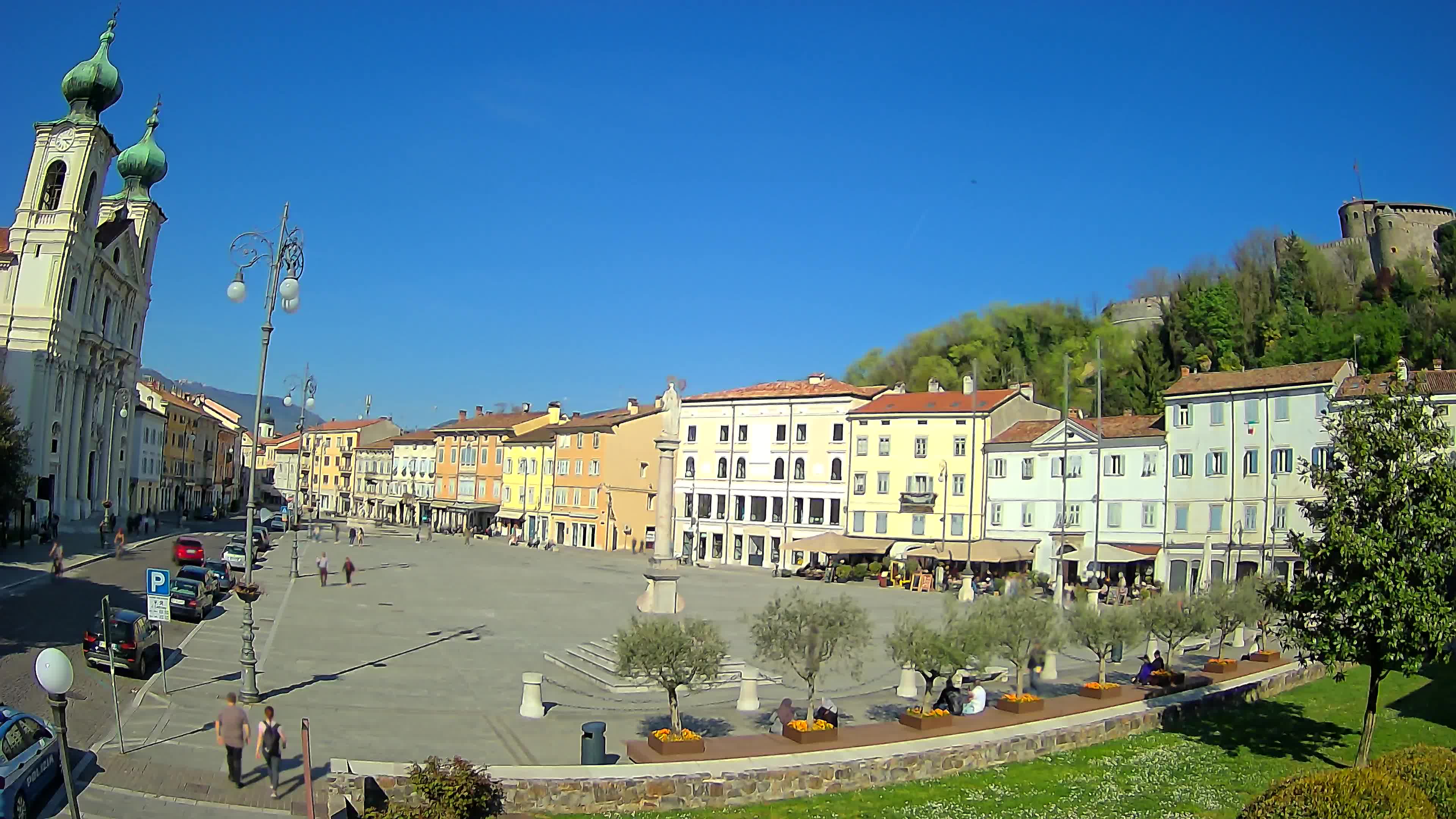 Gorizia Piazza della Vittoria e chiesa di S. Ignazio