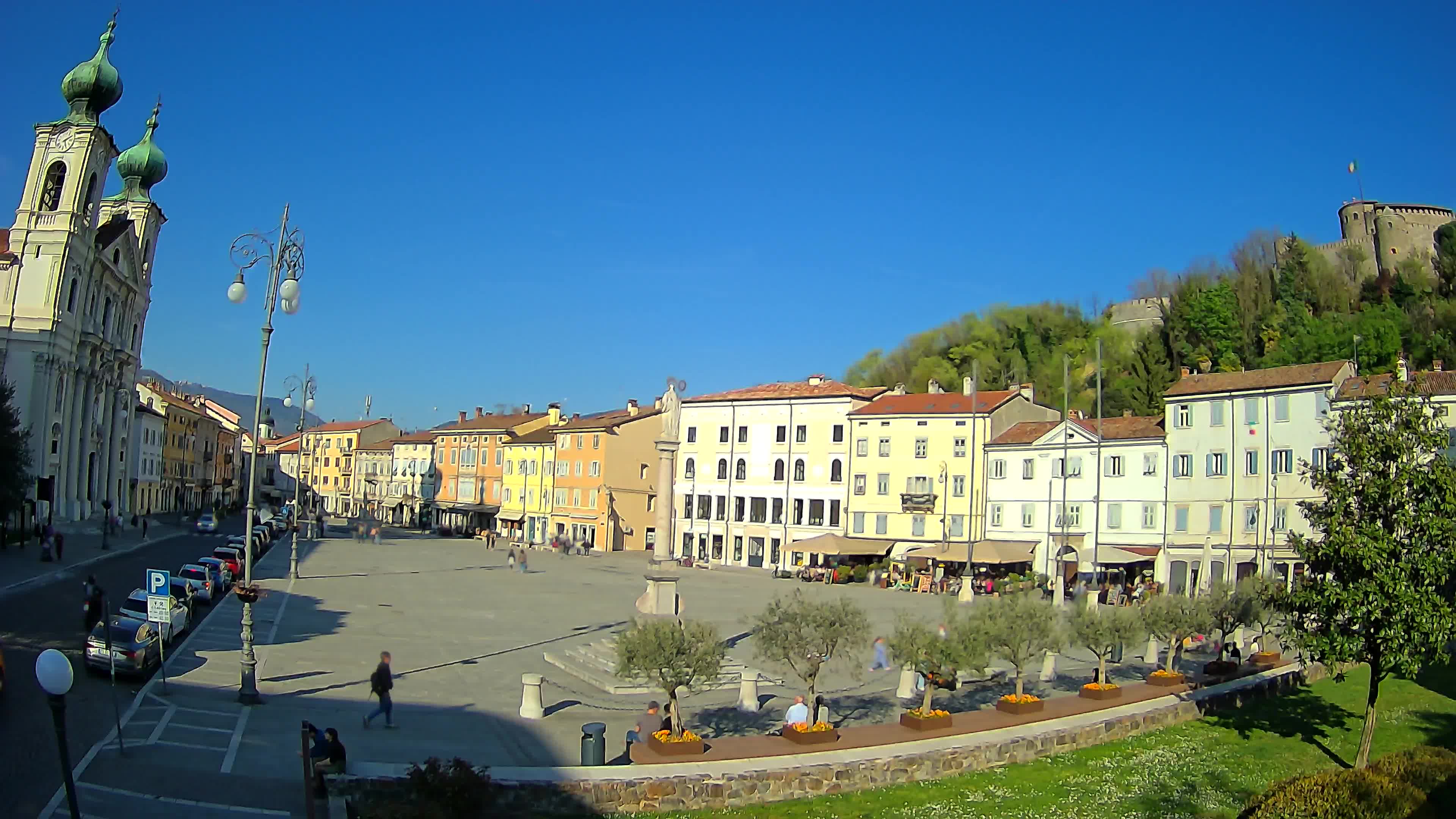 Gorizia Piazza della Vittoria e chiesa di S. Ignazio