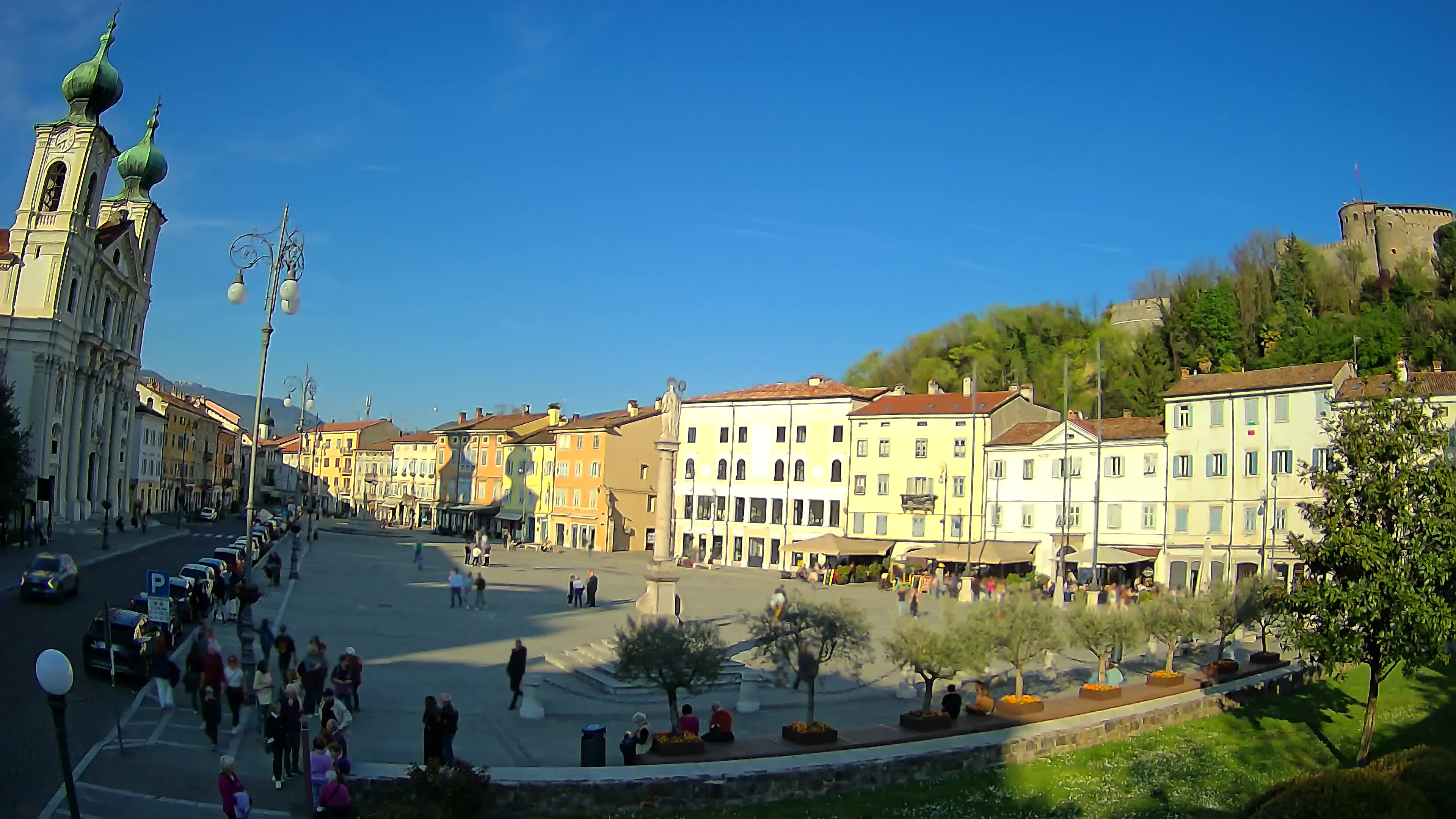 Gorizia Piazza della Vittoria e chiesa di S. Ignazio