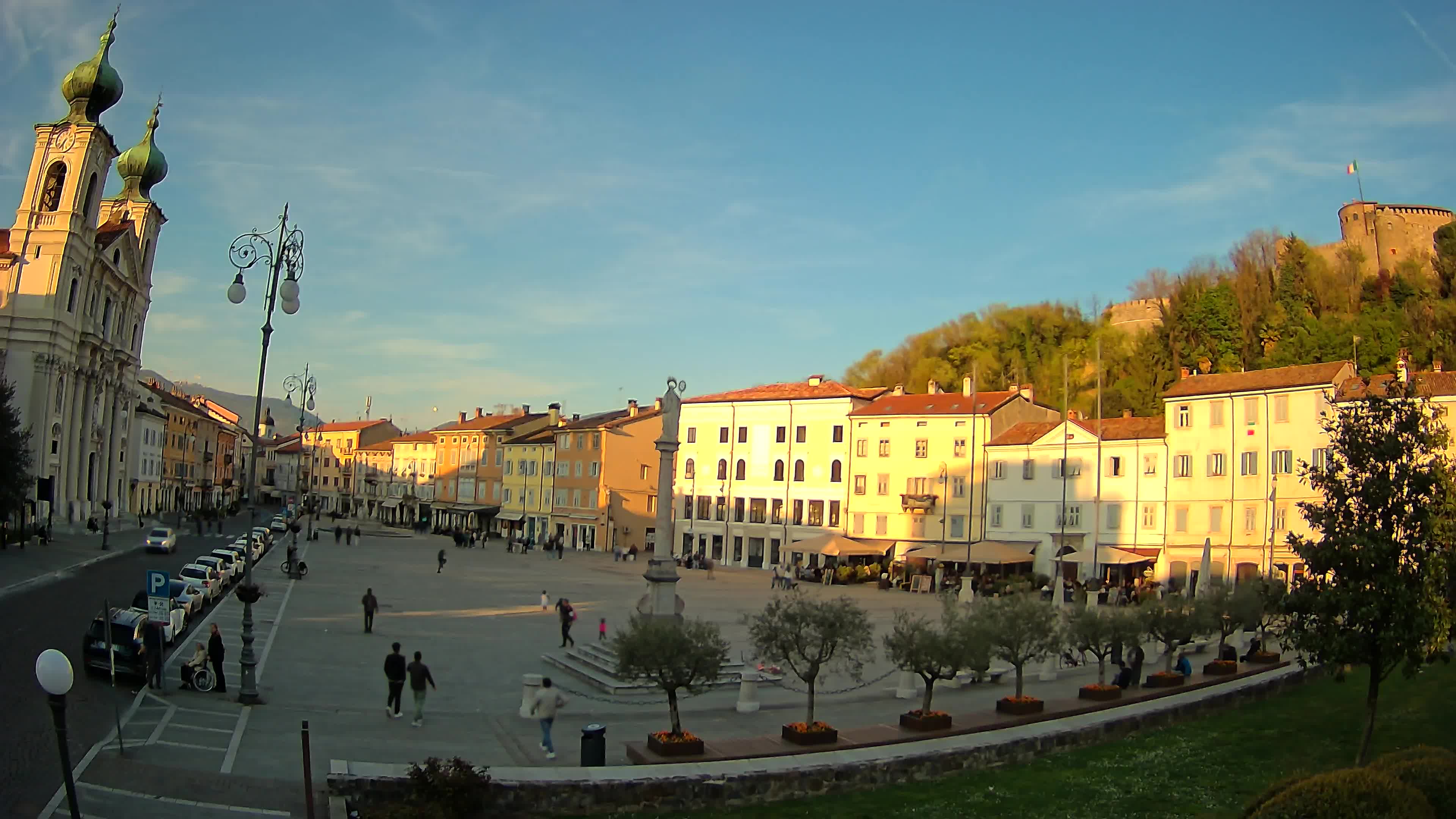 Gorizia Piazza della Vittoria e chiesa di S. Ignazio