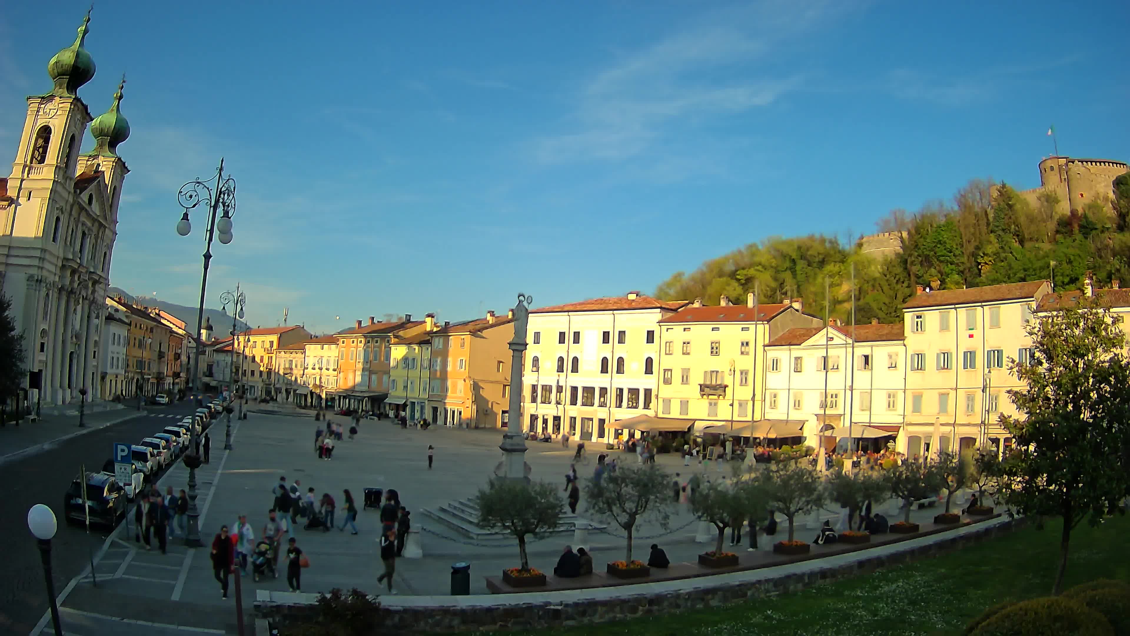 Gorizia Piazza della Vittoria e chiesa di S. Ignazio