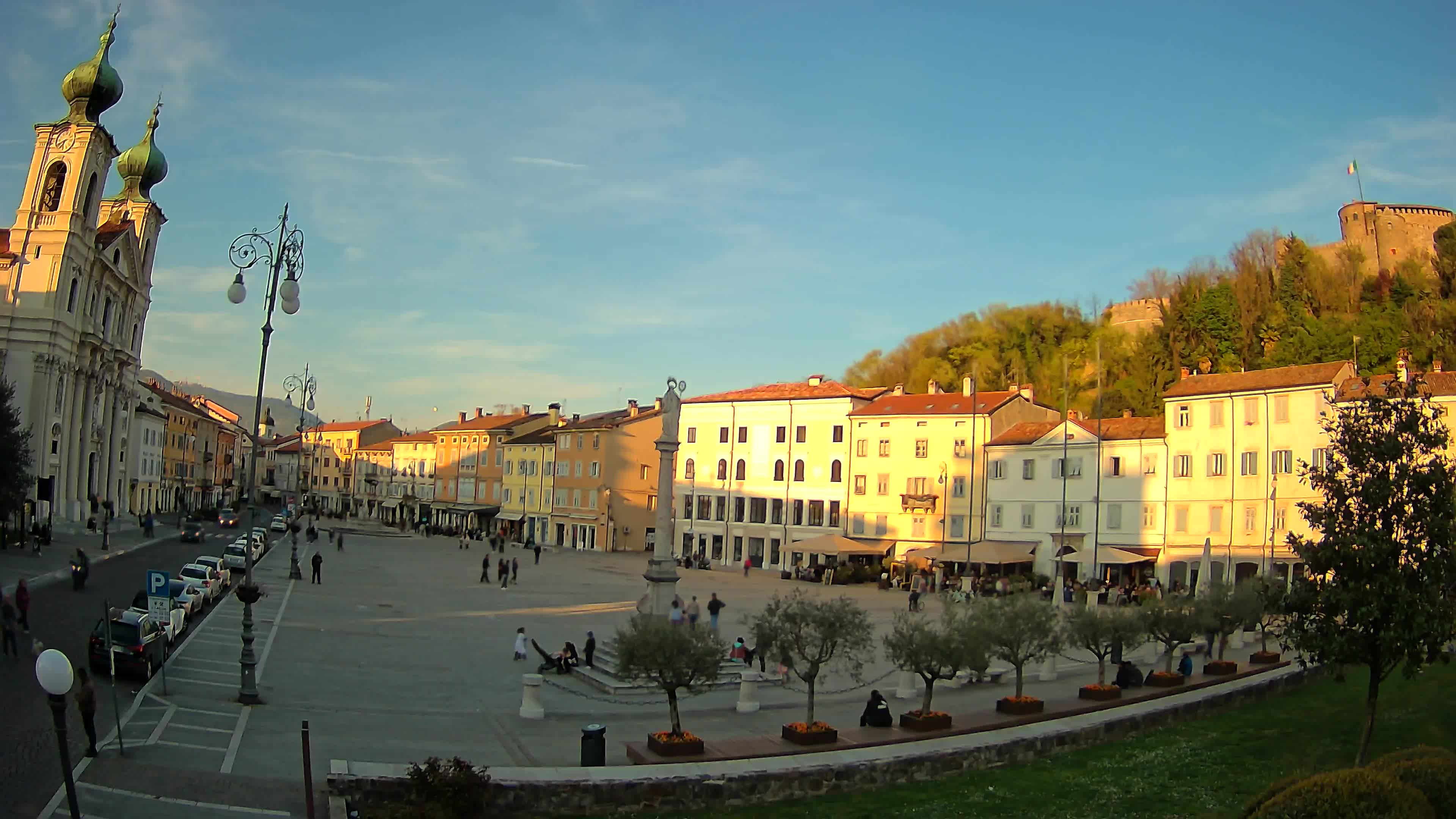Gorizia Piazza della Vittoria e chiesa di S. Ignazio