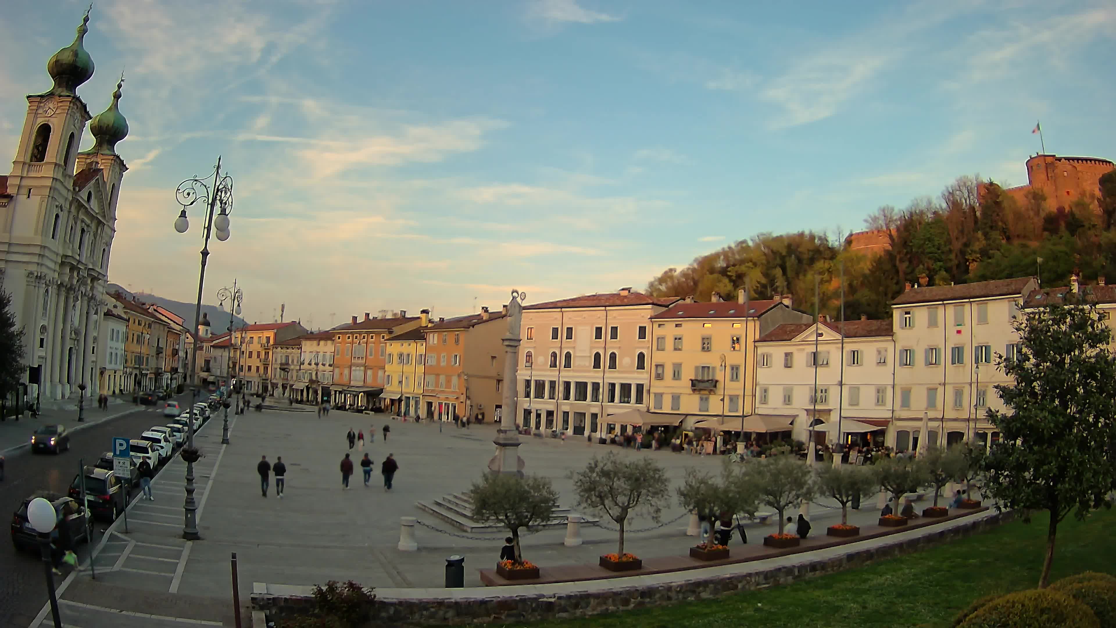 Gorizia Piazza della Vittoria e chiesa di S. Ignazio