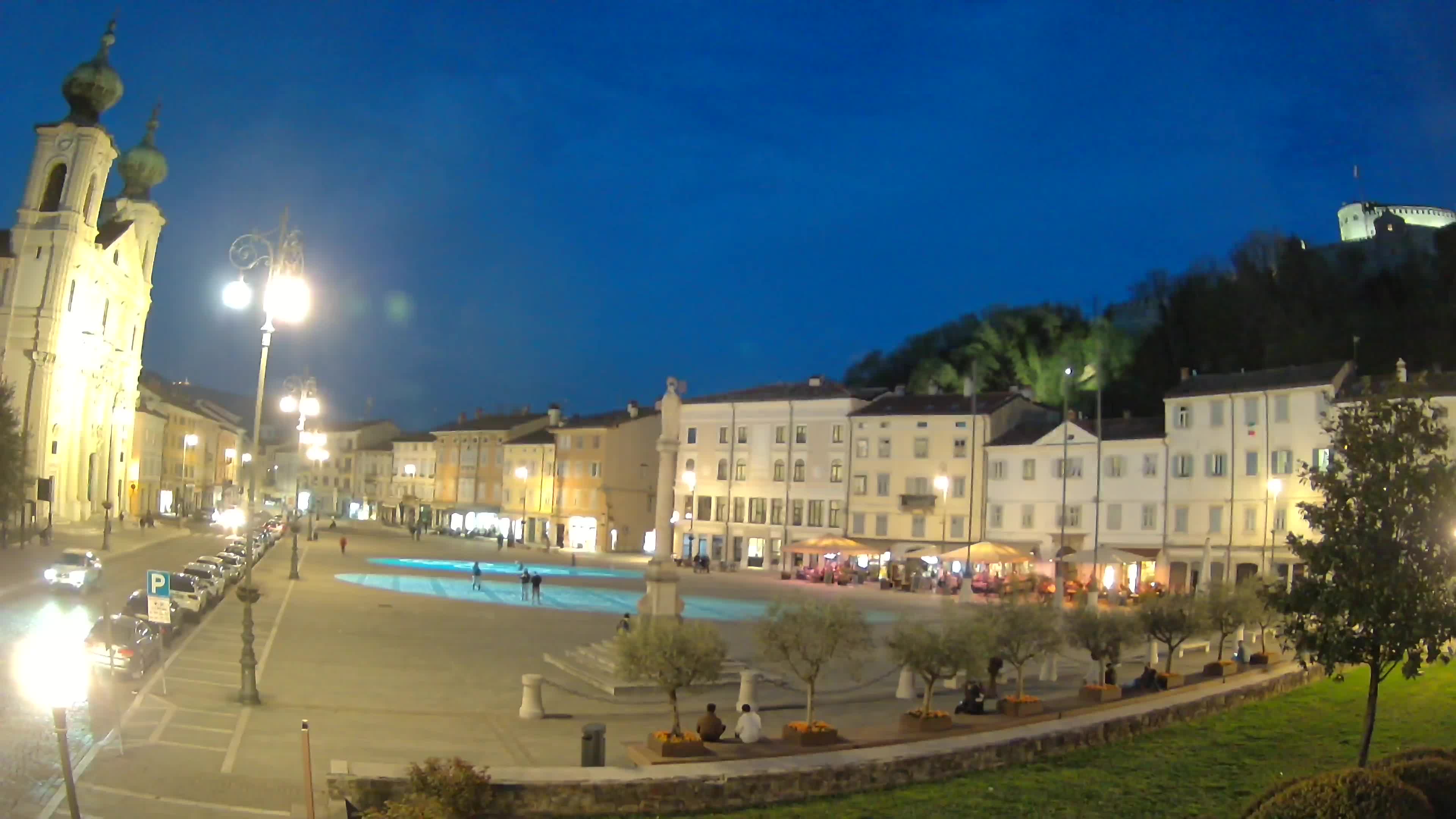 Gorizia Piazza della Vittoria e chiesa di S. Ignazio