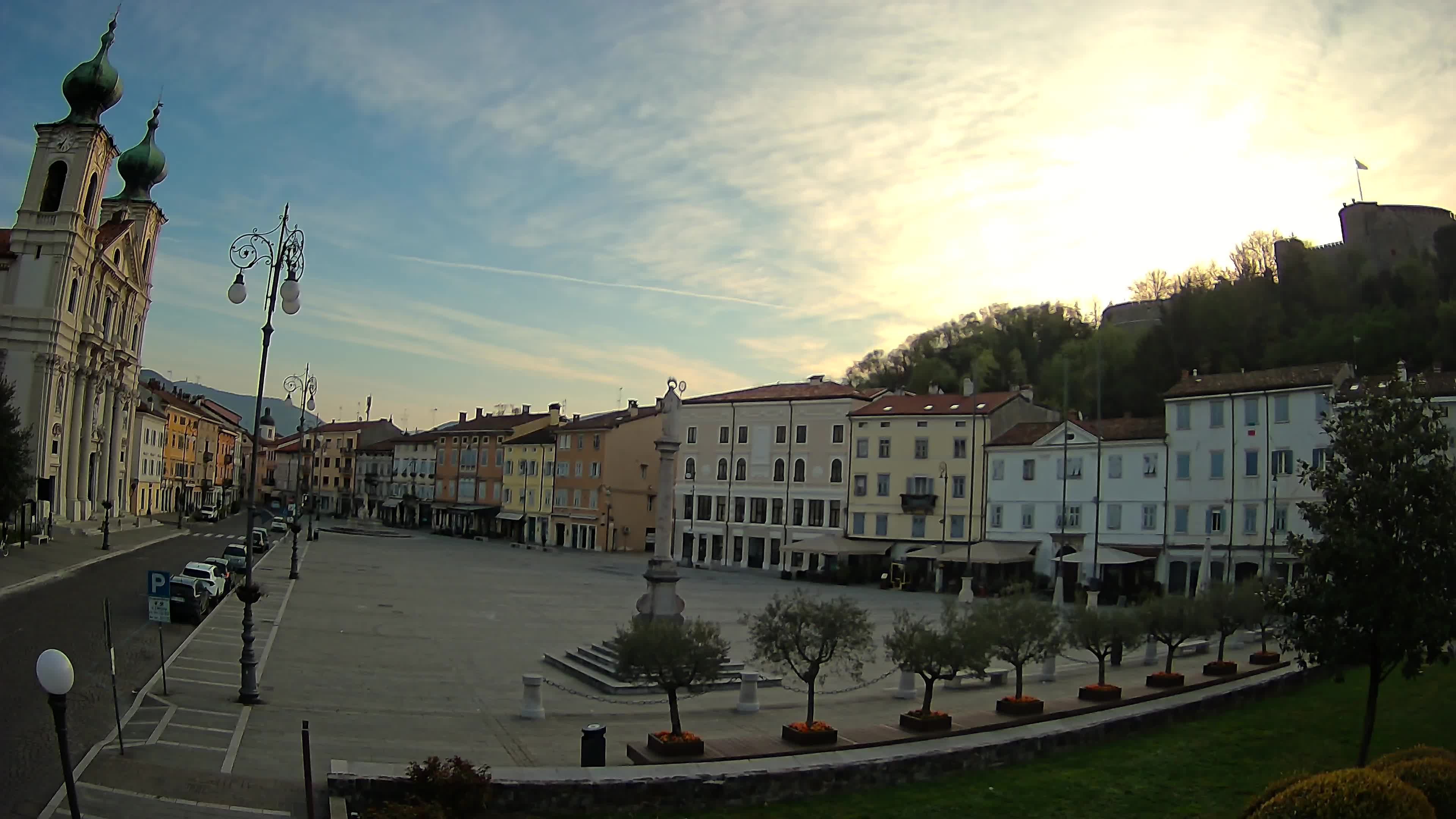 Gorizia Piazza della Vittoria e chiesa di S. Ignazio