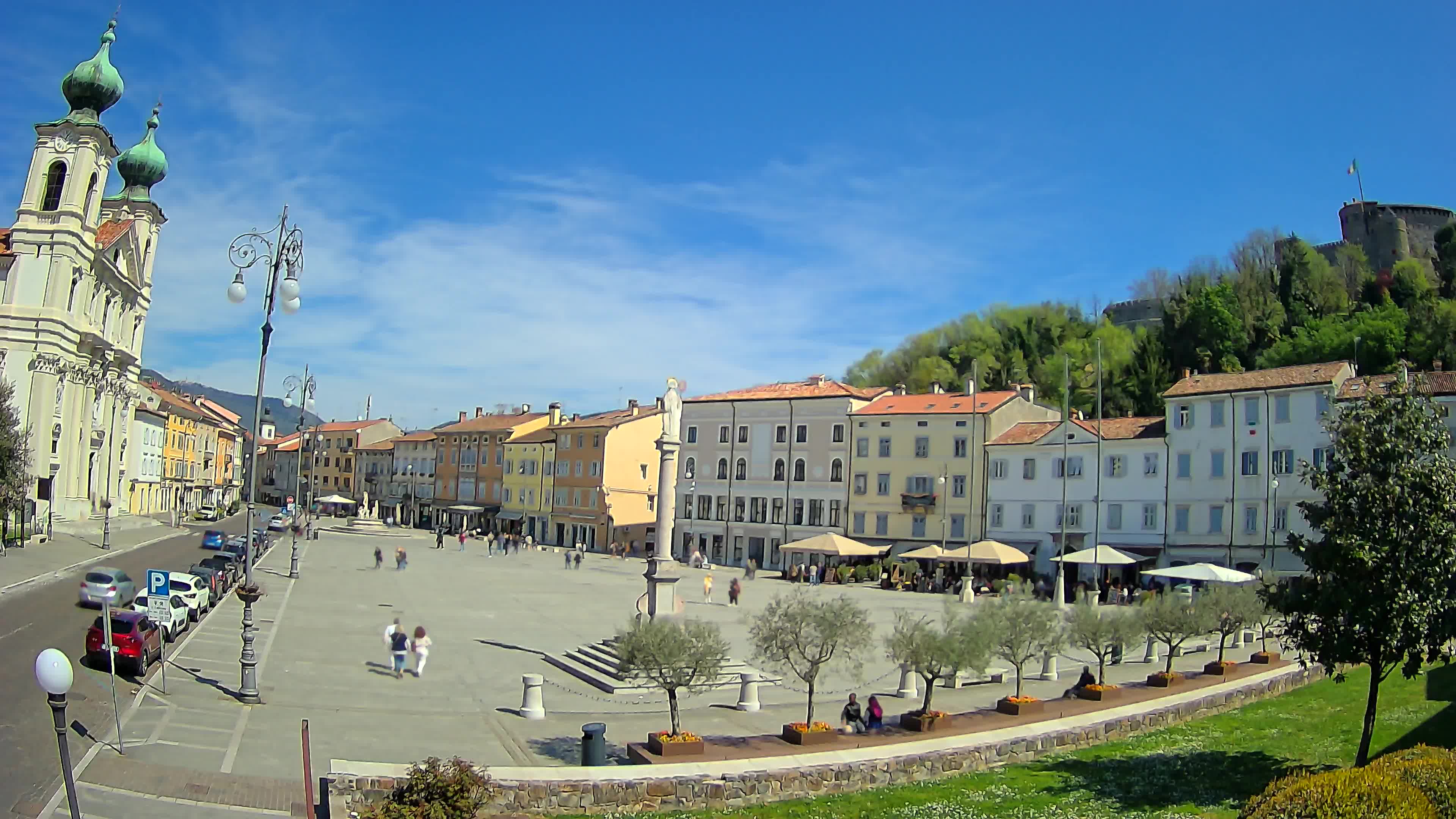 Gorizia Piazza della Vittoria e chiesa di S. Ignazio
