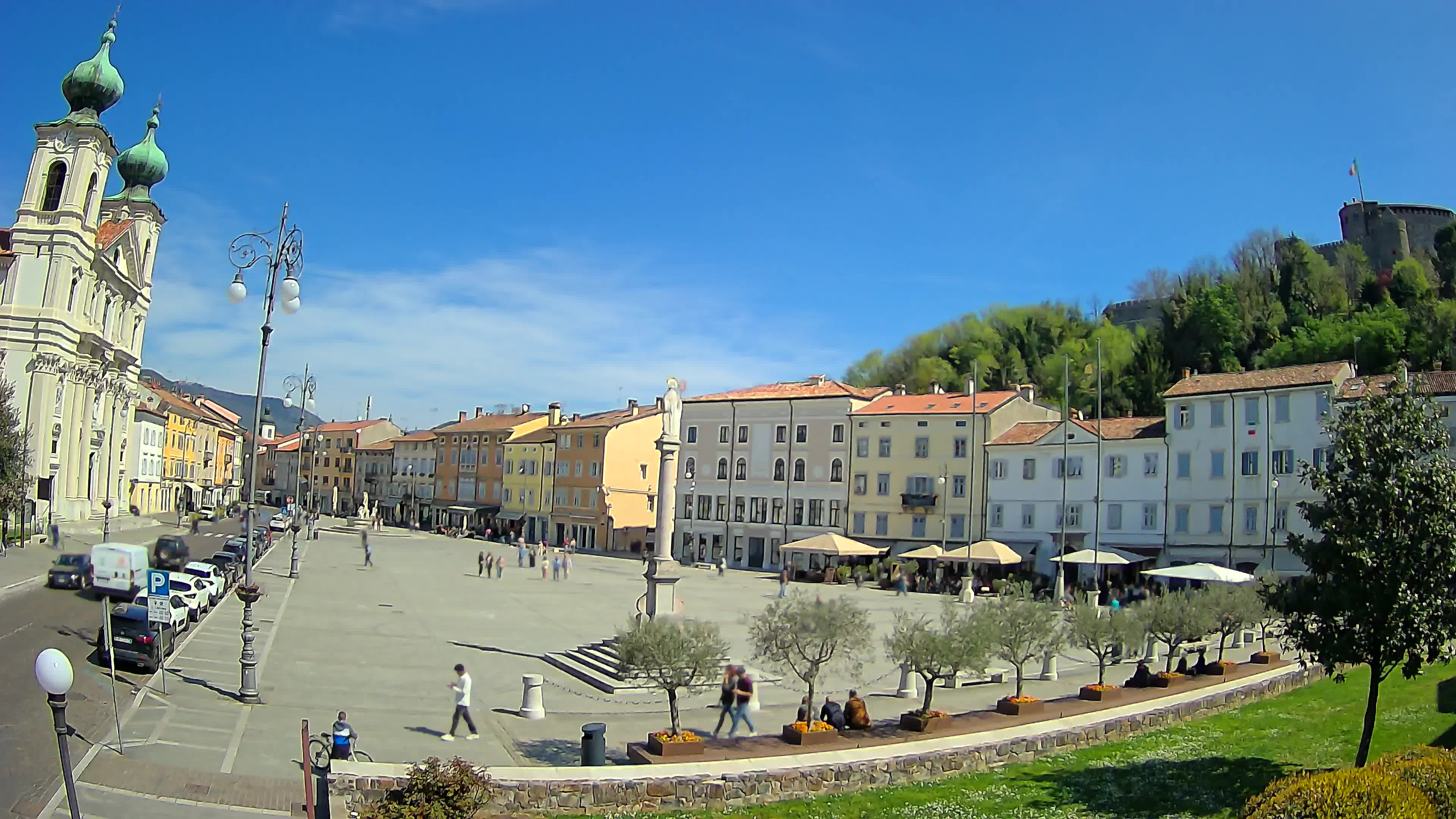 Gorizia Piazza della Vittoria e chiesa di S. Ignazio