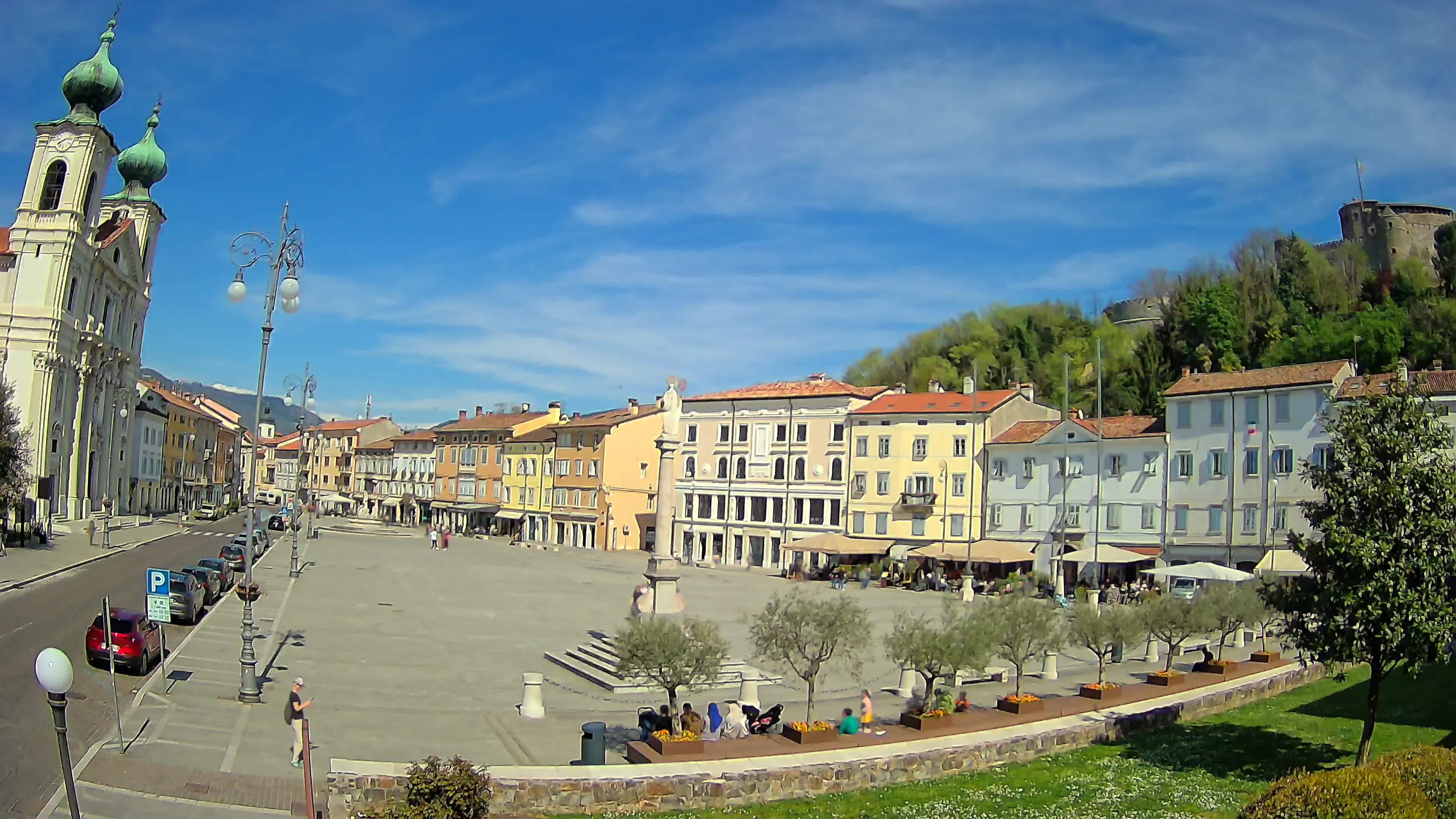 Gorizia Piazza della Vittoria e chiesa di S. Ignazio