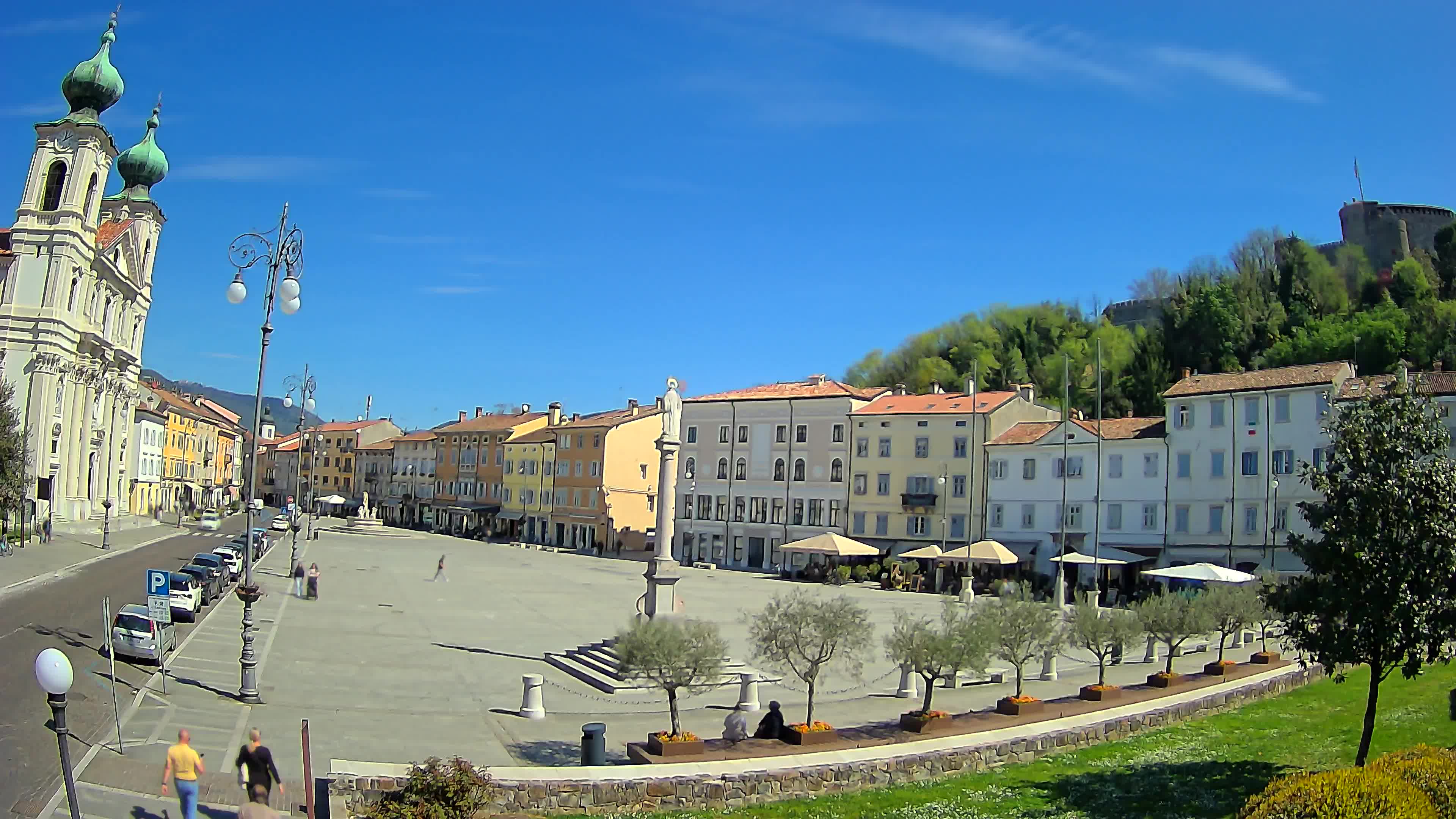 Gorizia Piazza della Vittoria e chiesa di S. Ignazio
