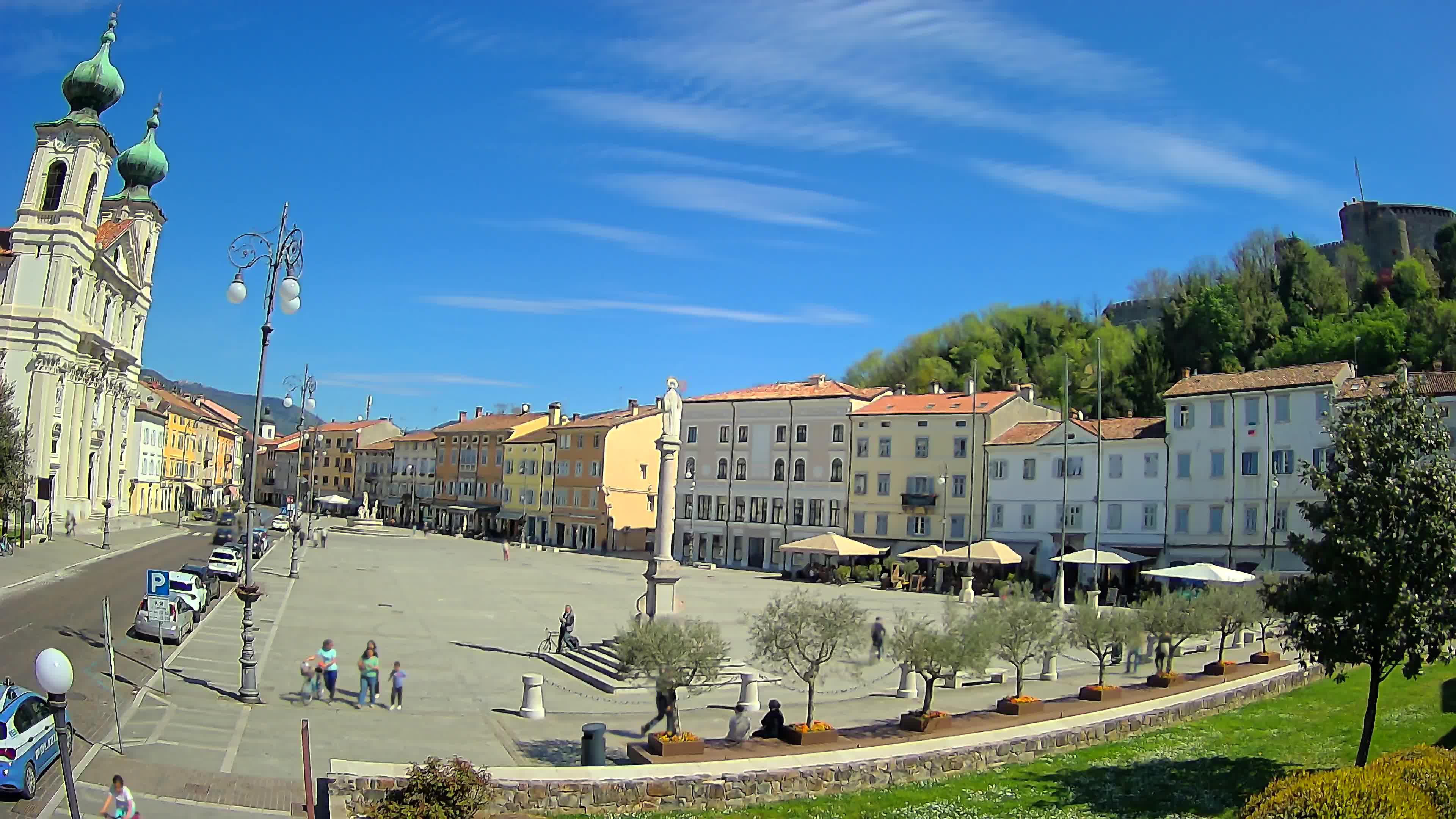 Gorizia – Plaza Vittoria – iglesia de San Pedro. Ignacio