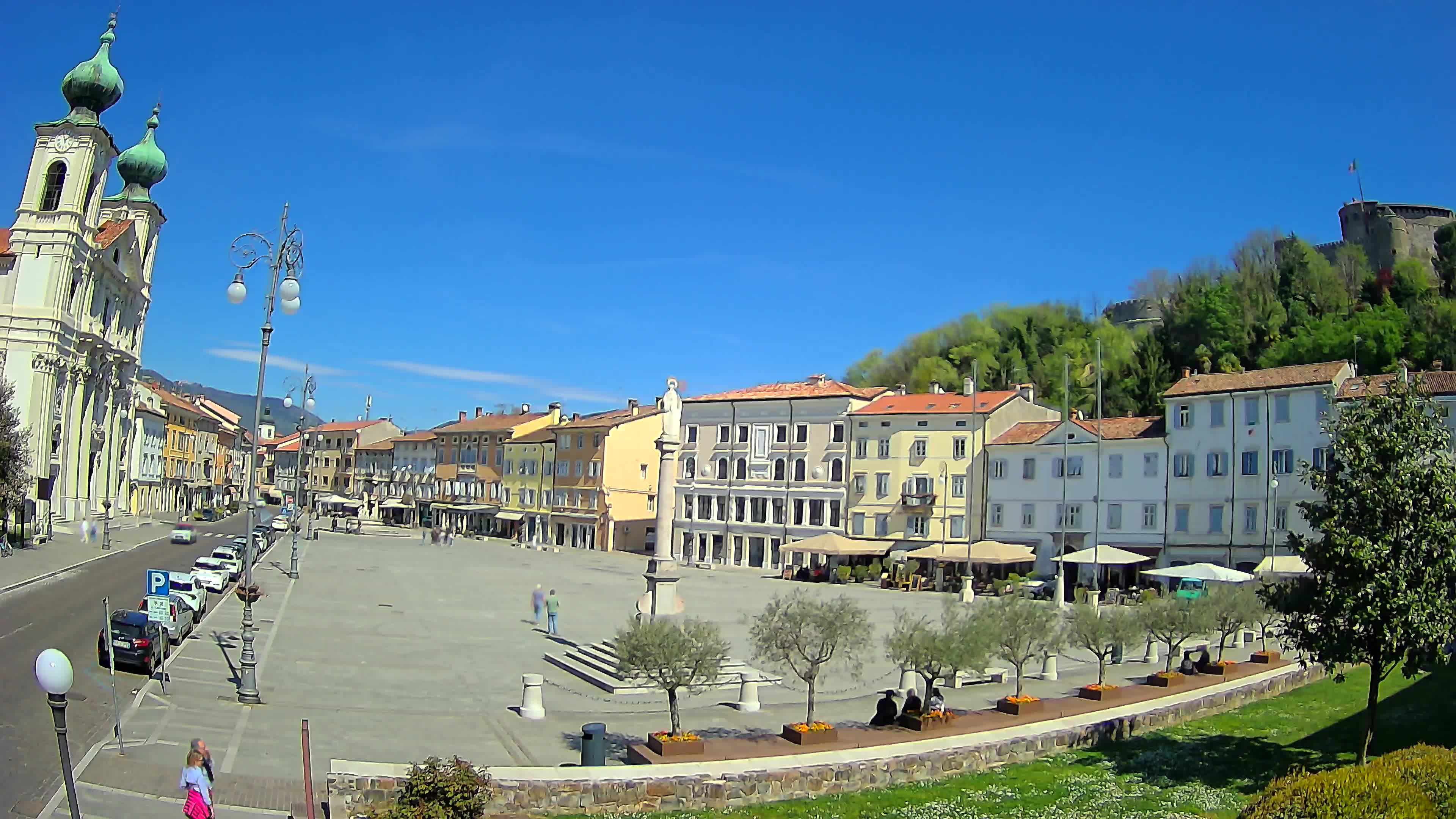 Gorizia Piazza della Vittoria e chiesa di S. Ignazio