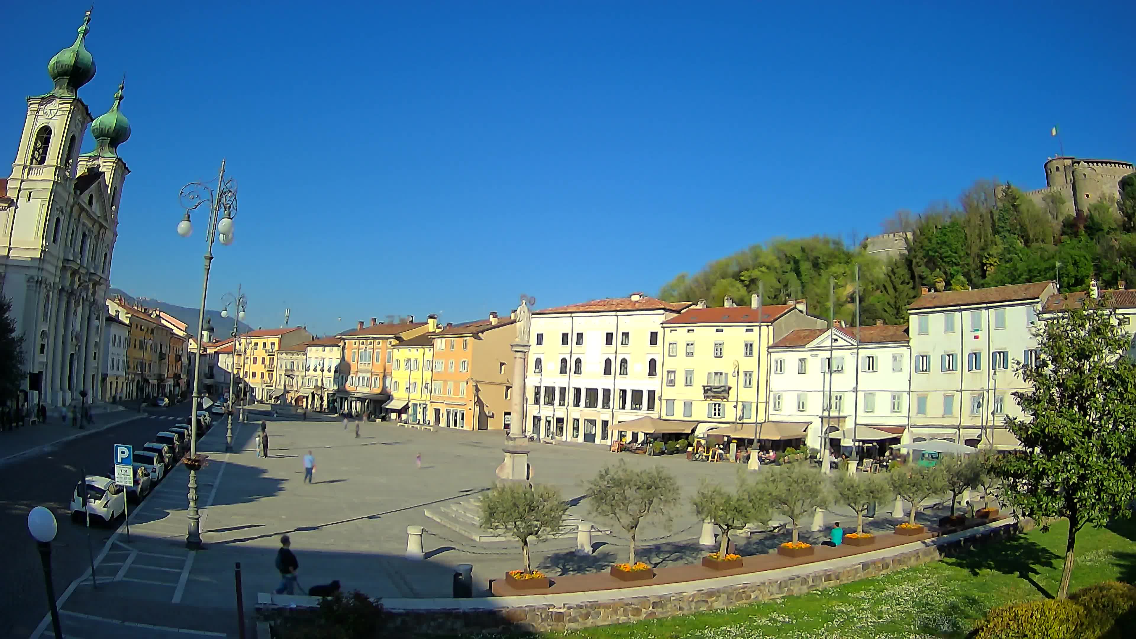 Gorizia Piazza della Vittoria e chiesa di S. Ignazio