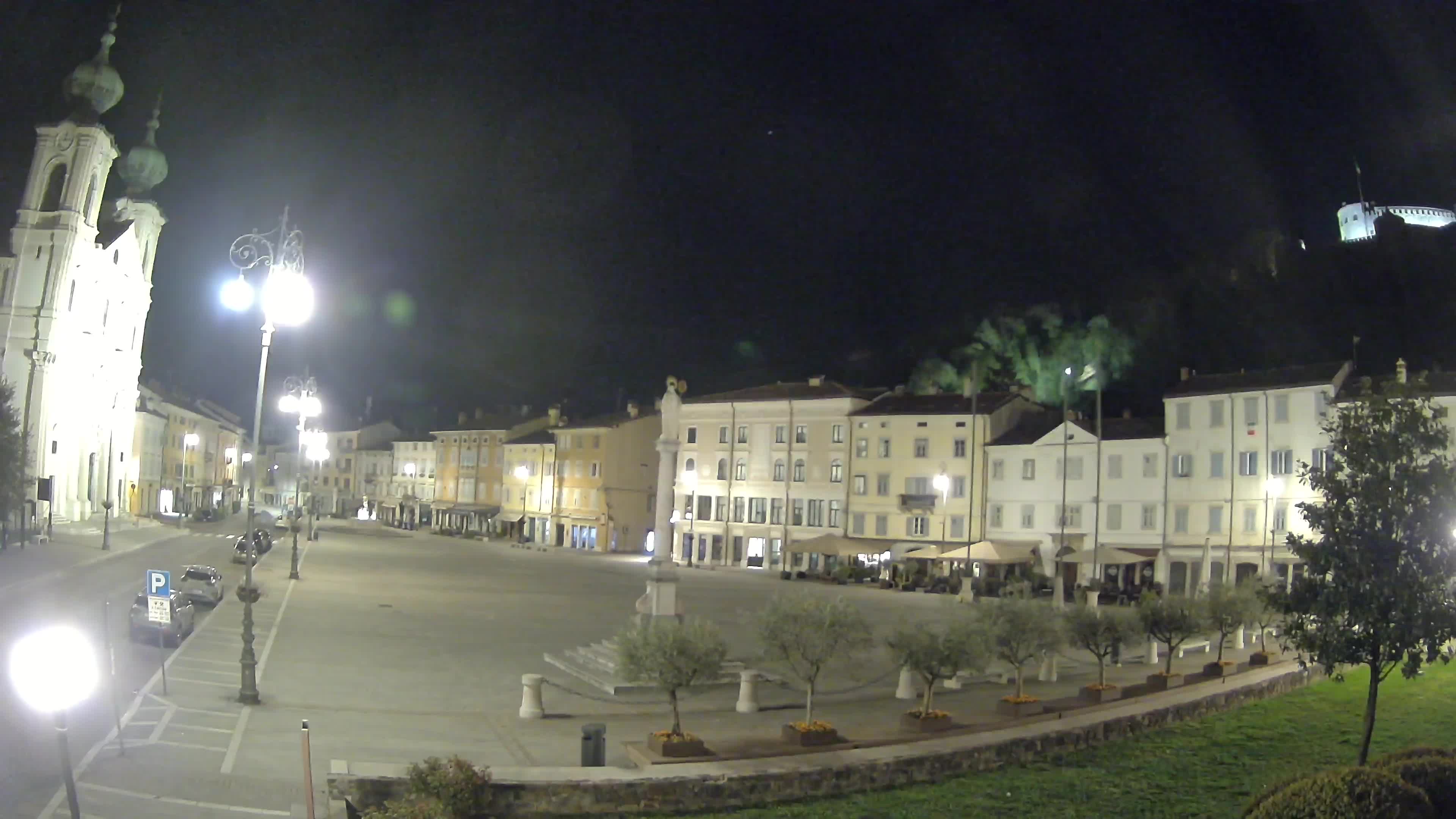 Kamera Gorica Travnik in cerkev sv. Ignacija