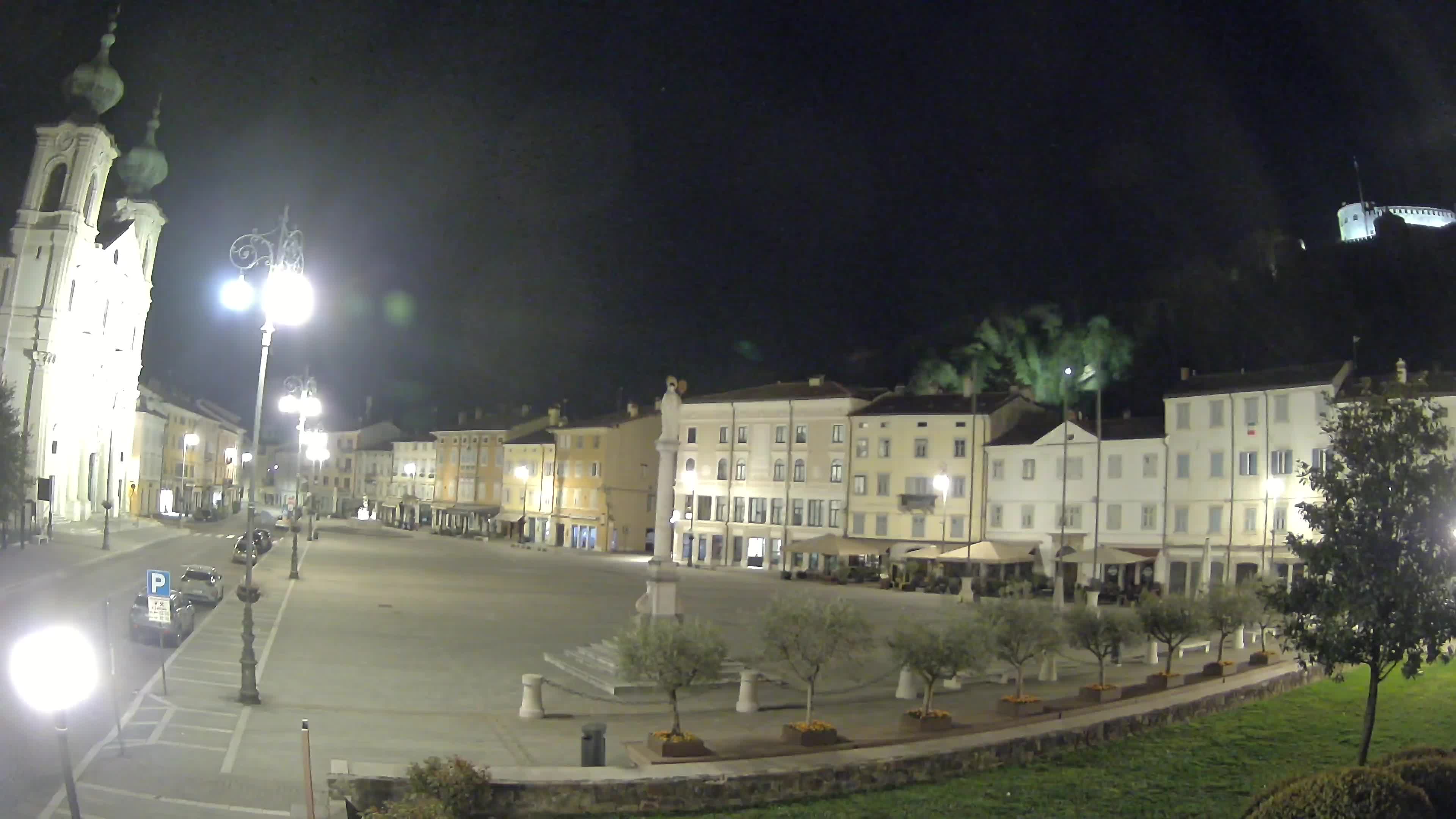 Gorizia Piazza della Vittoria e chiesa di S. Ignazio