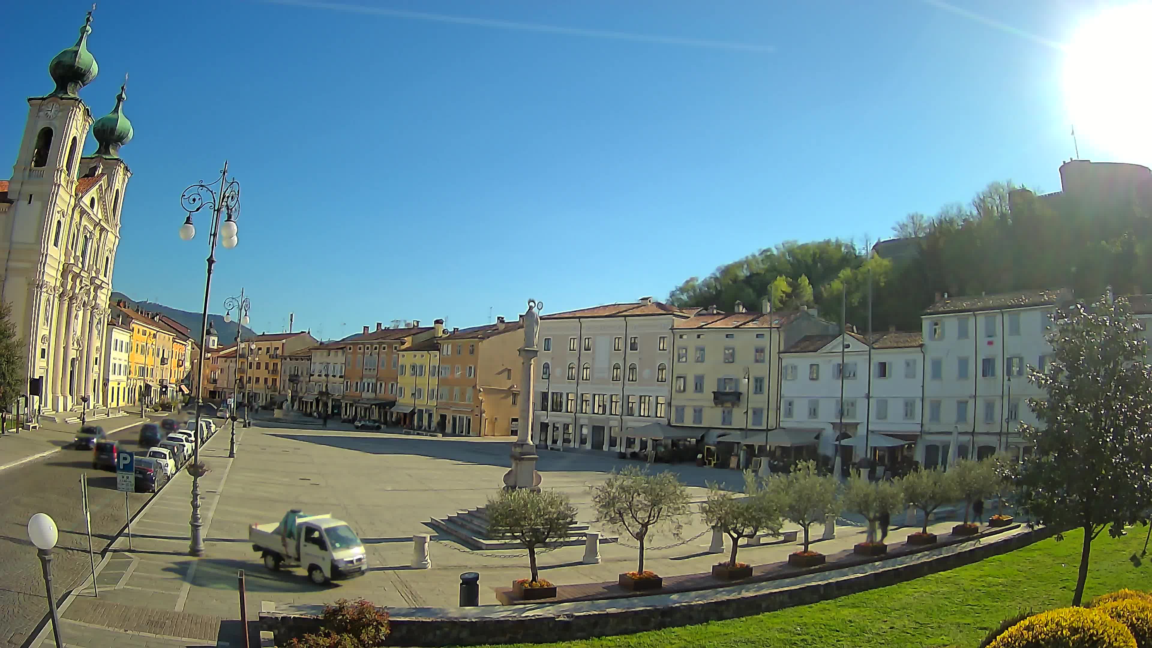 Gorizia – Plaza Vittoria – iglesia de San Pedro. Ignacio