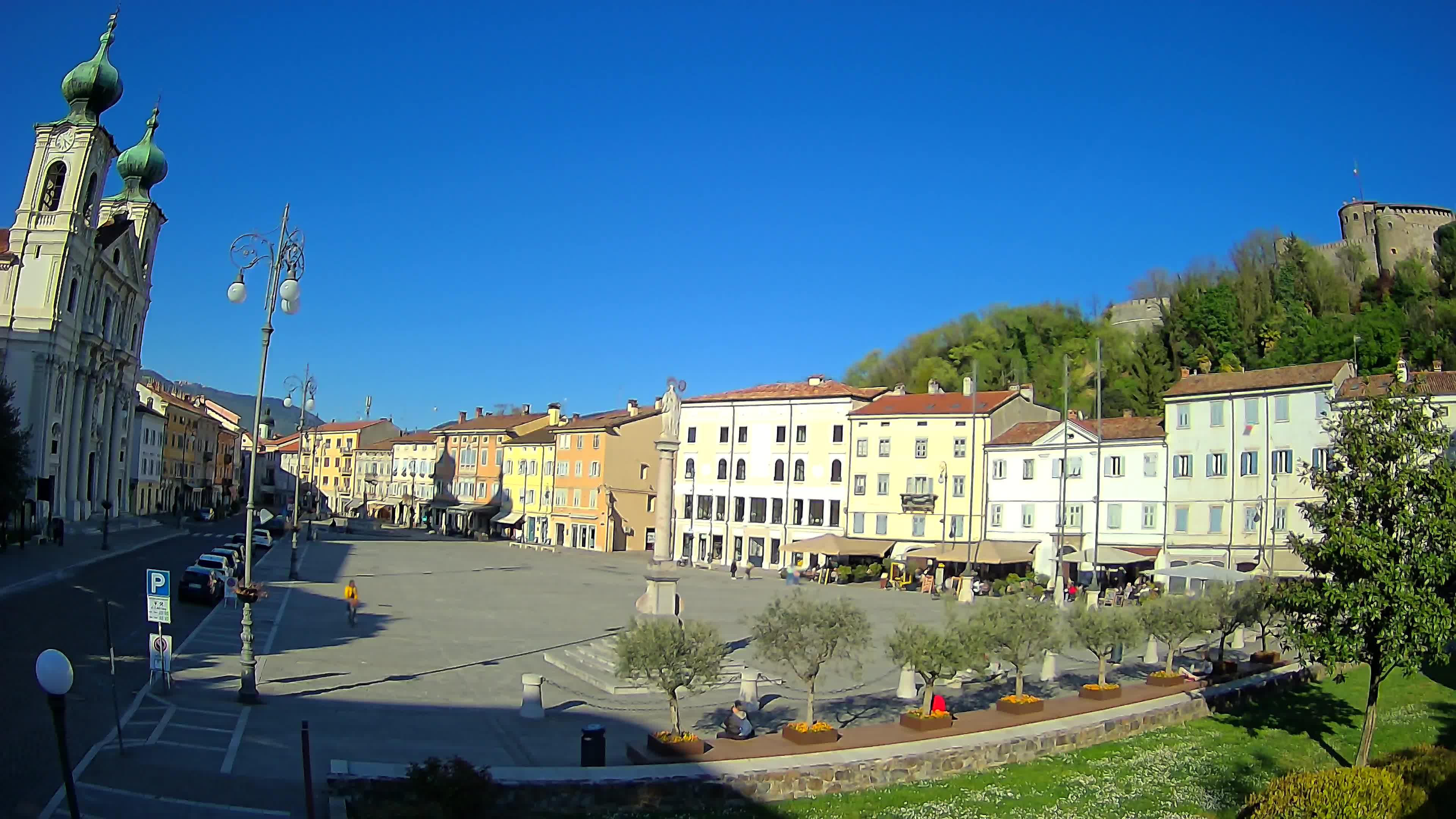 Gorizia – Plaza Vittoria – iglesia de San Pedro. Ignacio