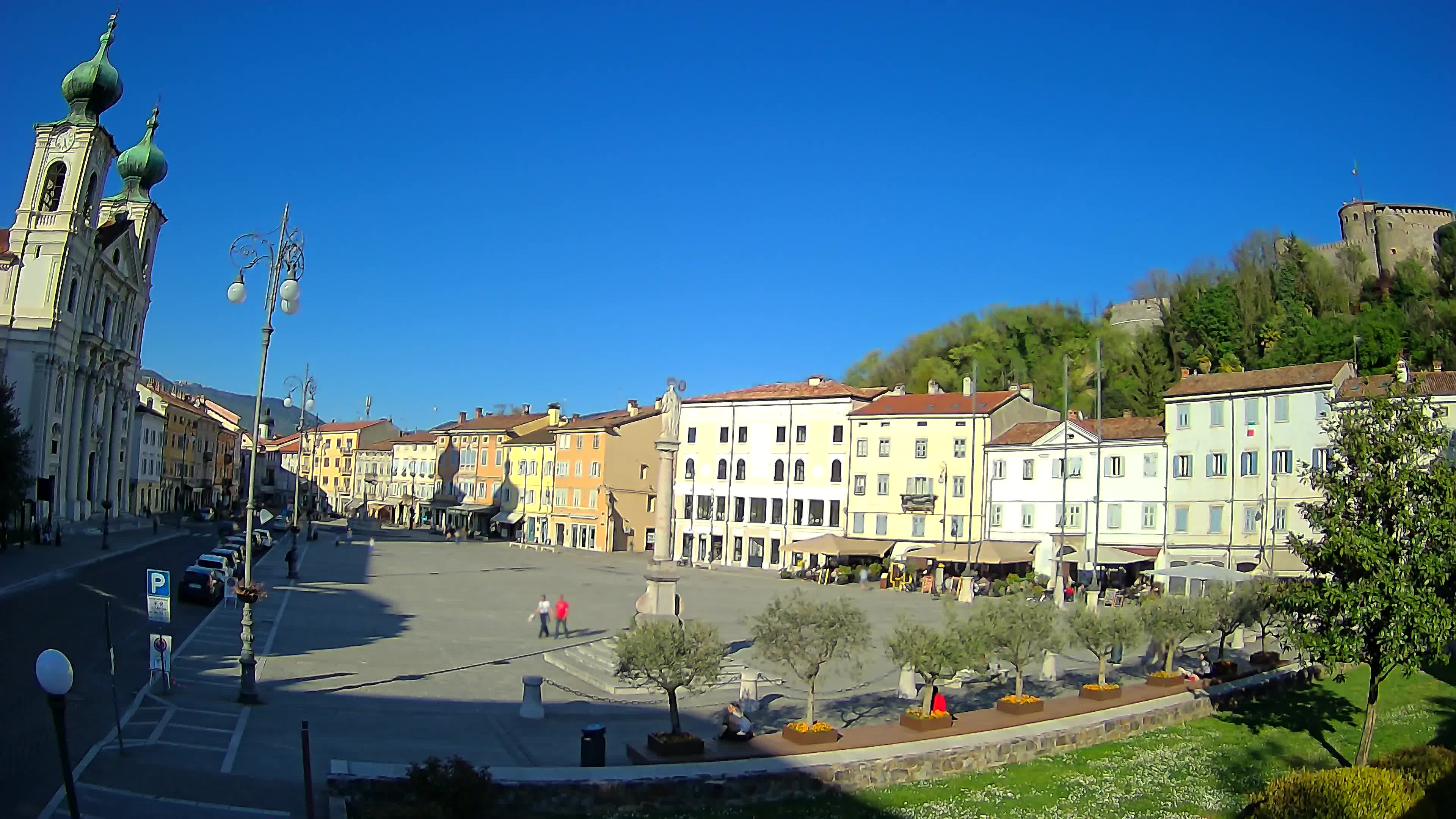 Gorizia – Plaza Vittoria – iglesia de San Pedro. Ignacio