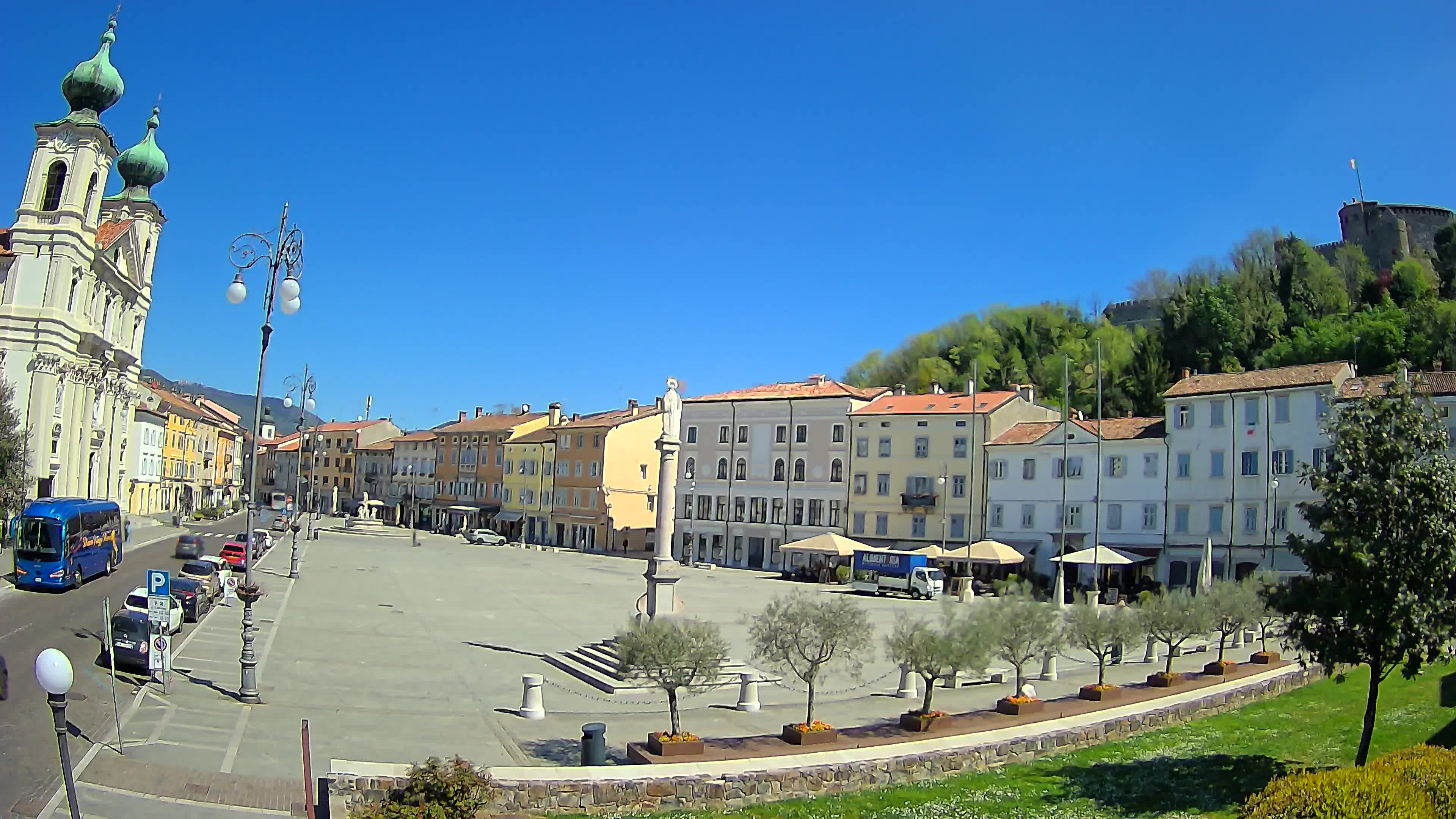 Gorizia Piazza della Vittoria e chiesa di S. Ignazio