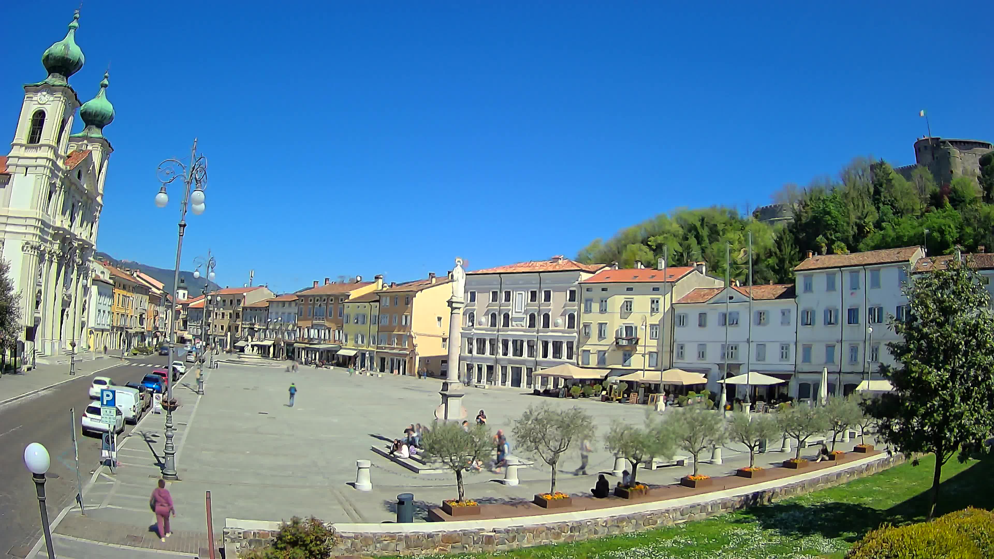 Gorizia Piazza della Vittoria e chiesa di S. Ignazio